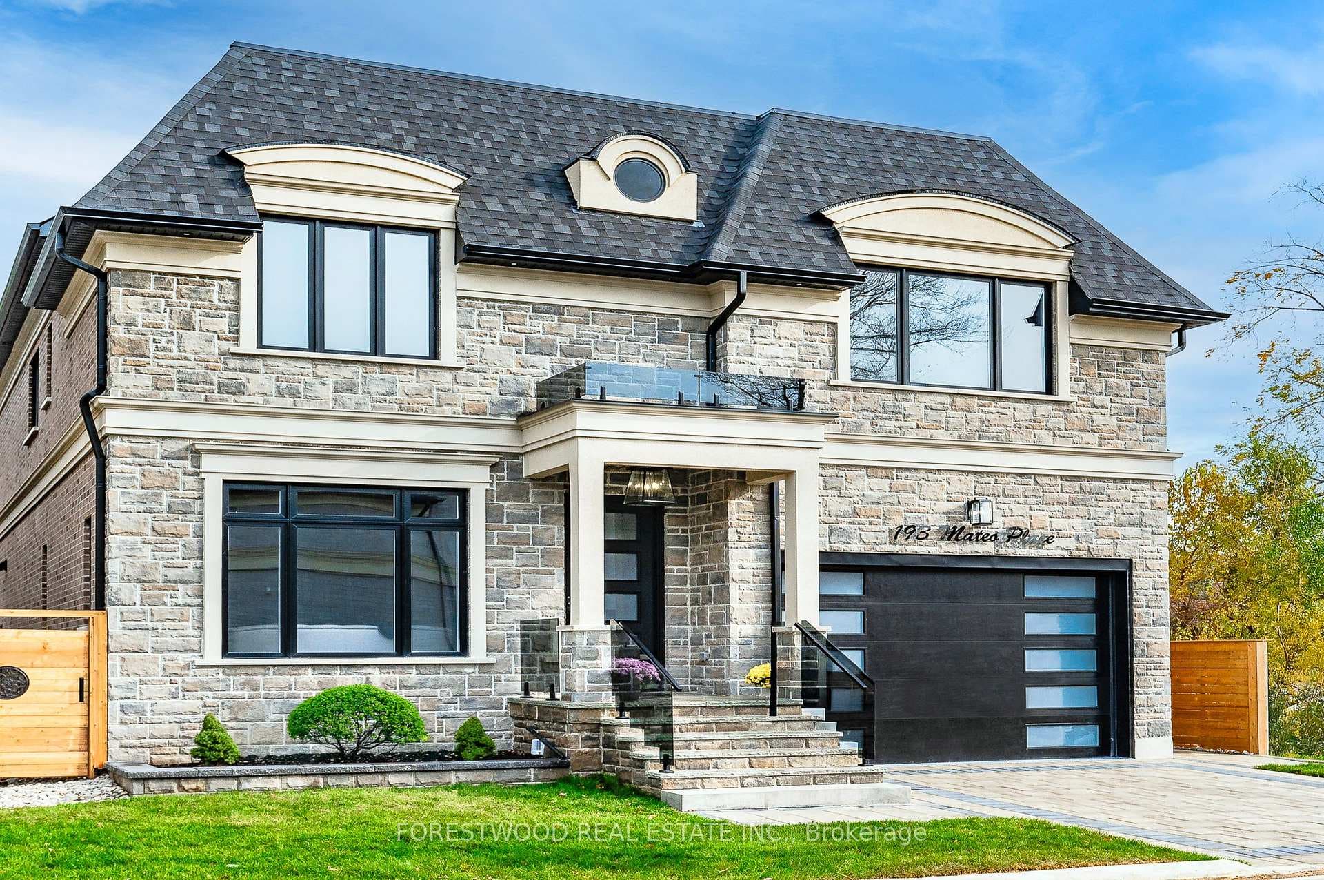 193 Mateo Place, Mississauga, ON L5A 2K4 - Photo 1