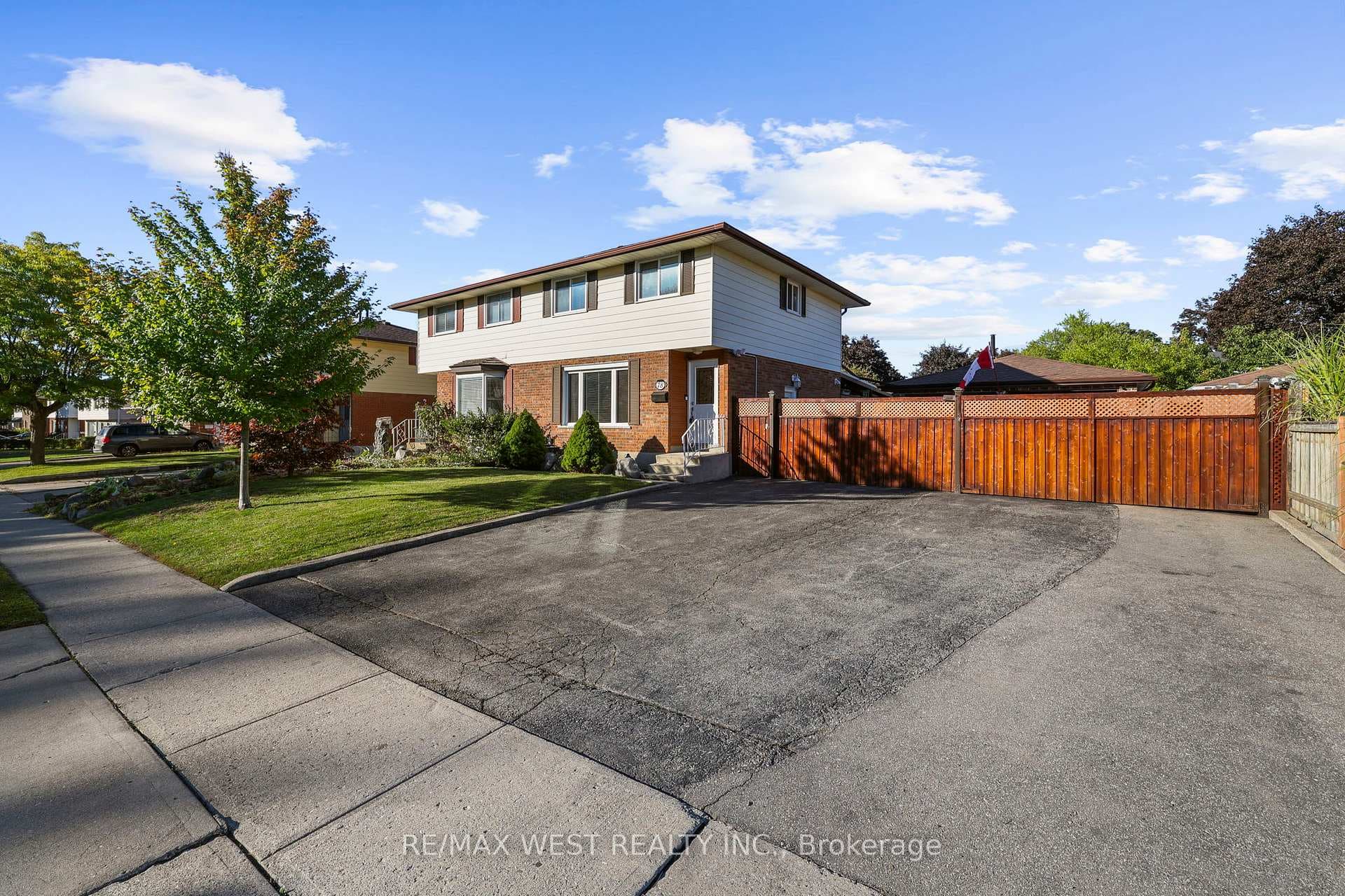 78 Chalmers Street, Cambridge, ON N1R 6A6 - Photo 1