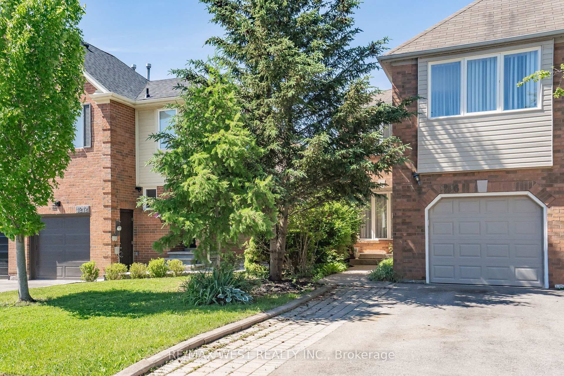 1216 Leewood Drive, Oakville, ON L6M 3B3 - Photo 1