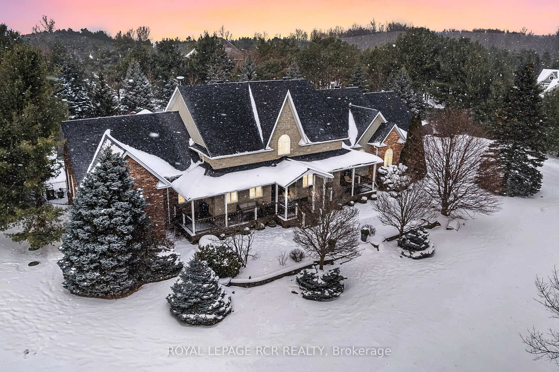 7 Rolling Meadows Road, Uxbridge