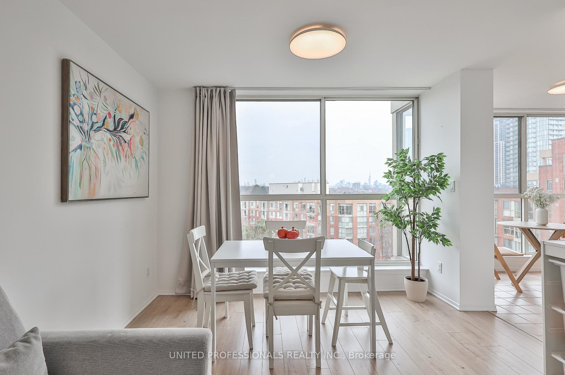 22 Southport Street Unit 828, High Park / Junction / Roncesvalles, ON M6S 4Y9 - Photo 1