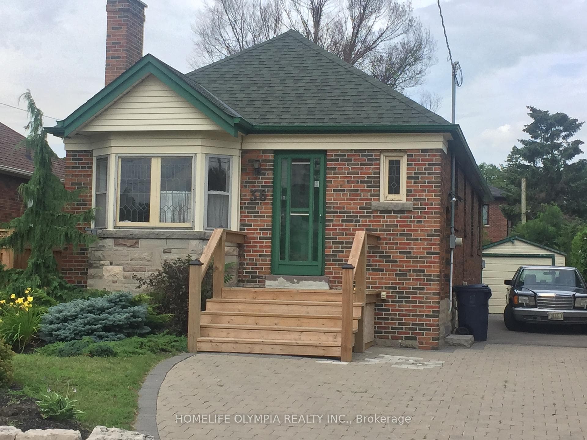 36 Athlone Road, Danforth / East York, ON M4J 4H4 - Photo 1
