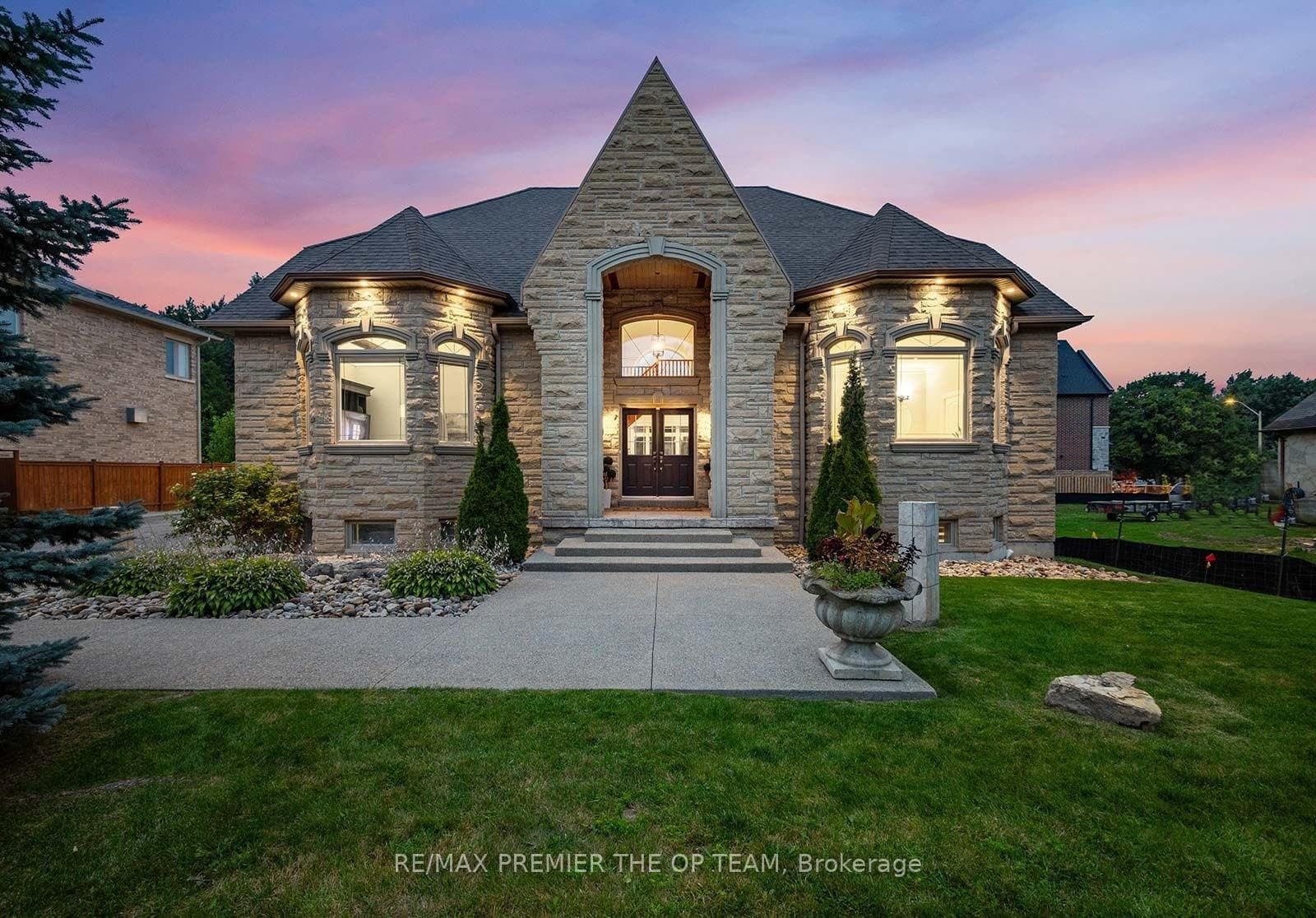 294 Sunset Beach Road, Richmond Hill