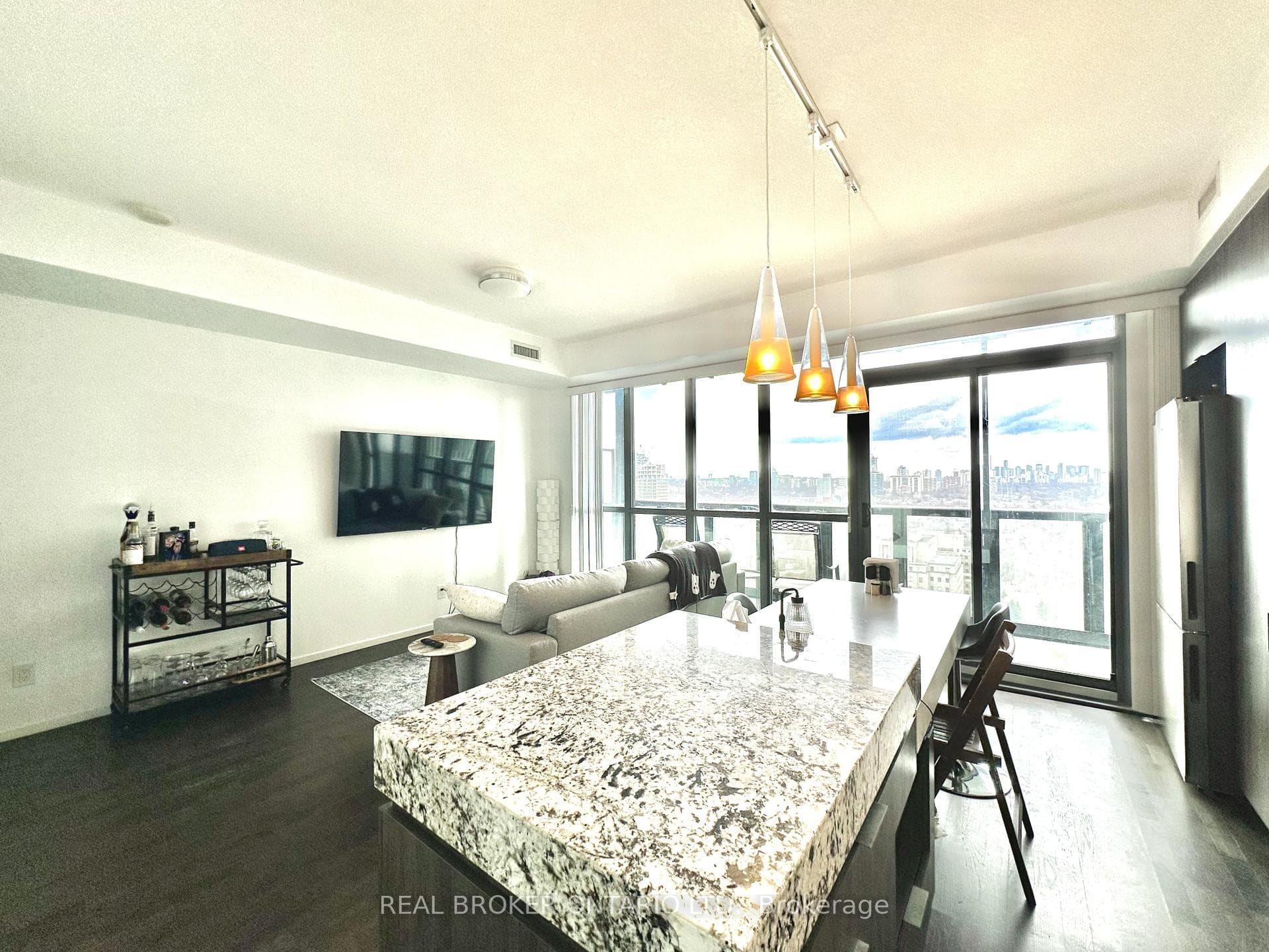 Welcome to 2708 - 101 Charles St. W