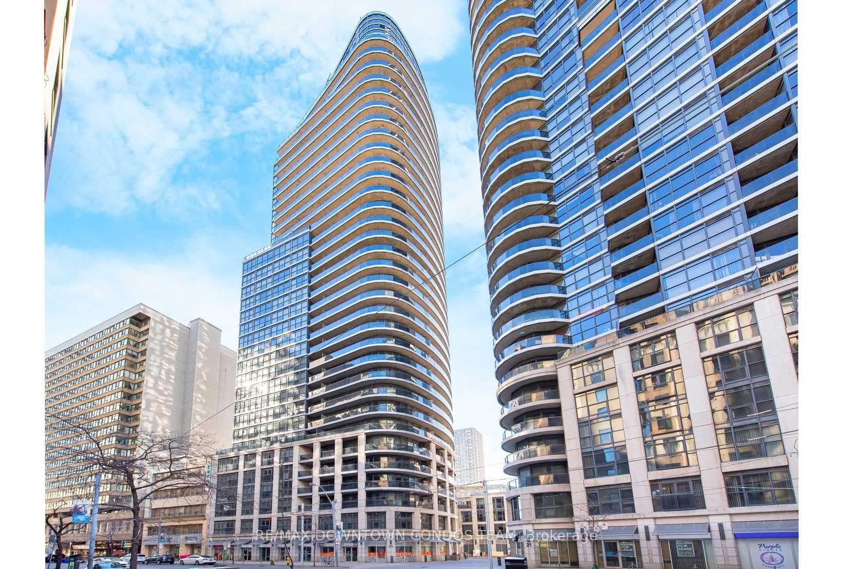 25 Carlton Street Unit 3201, Regent Park / Cabbagetown / St. James Town, ON M5B 1L2 - Photo 1