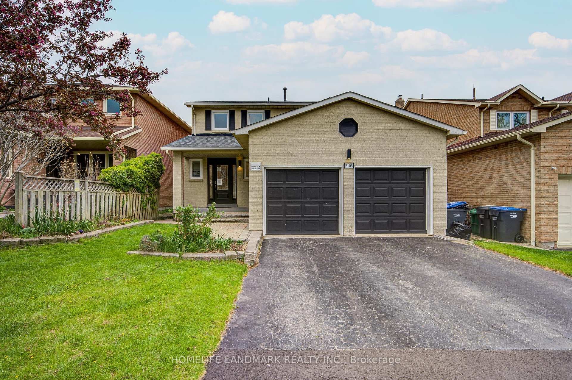 2105 Folkway Drive, Mississauga, ON L5L 3G3 - Photo 1