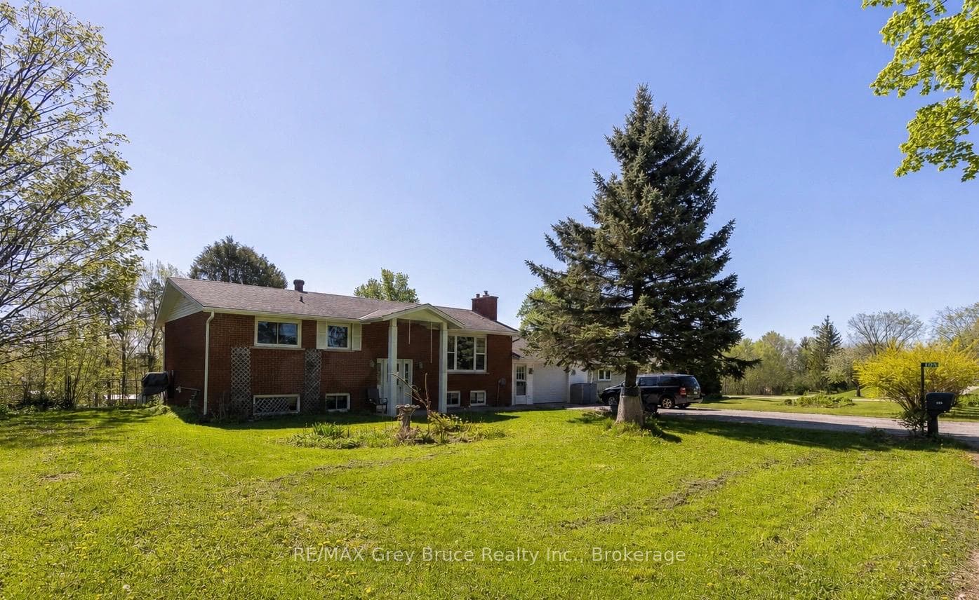 105 Maple Grove Lane, Georgian Bluffs