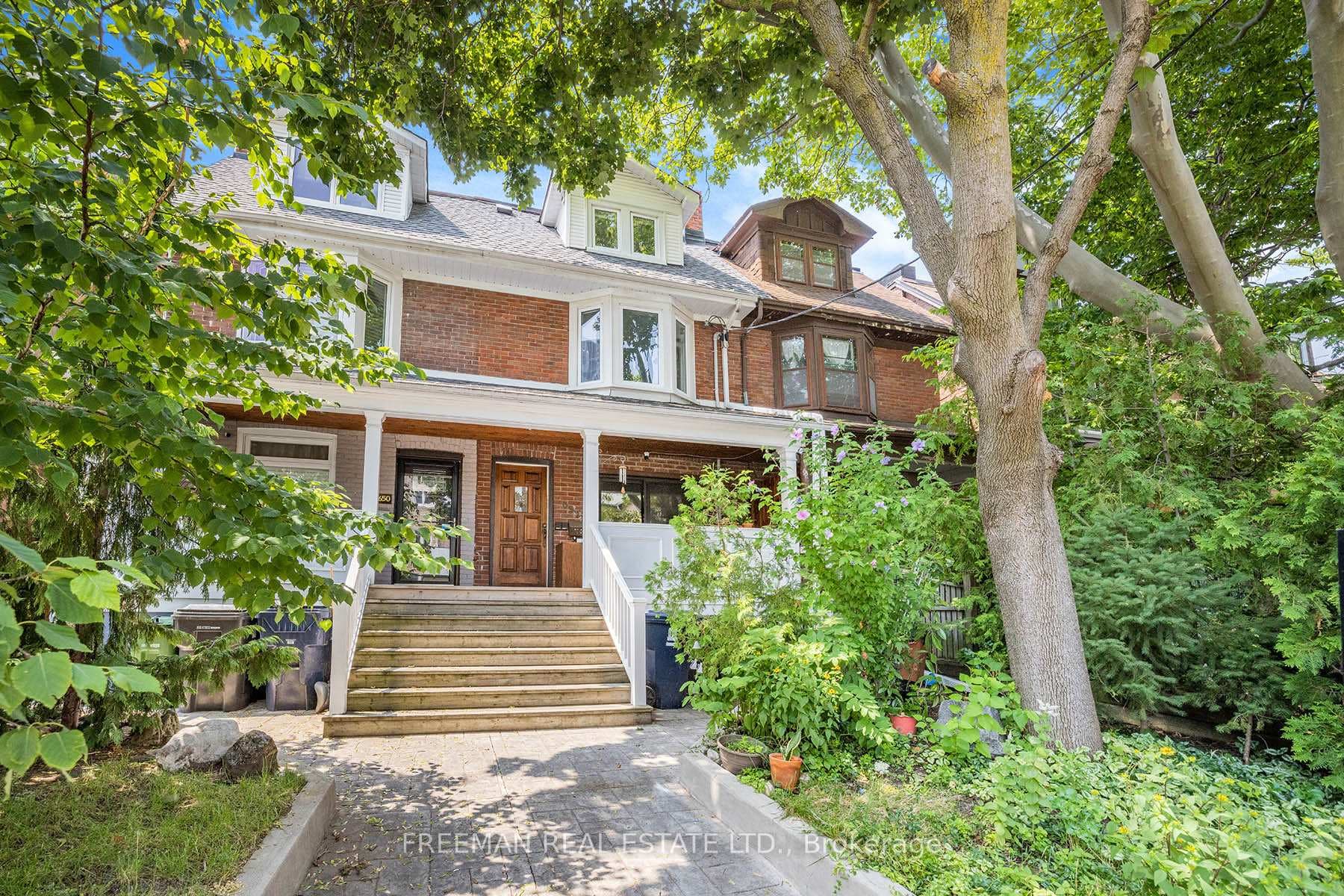 652 Markham Street, Toronto C02