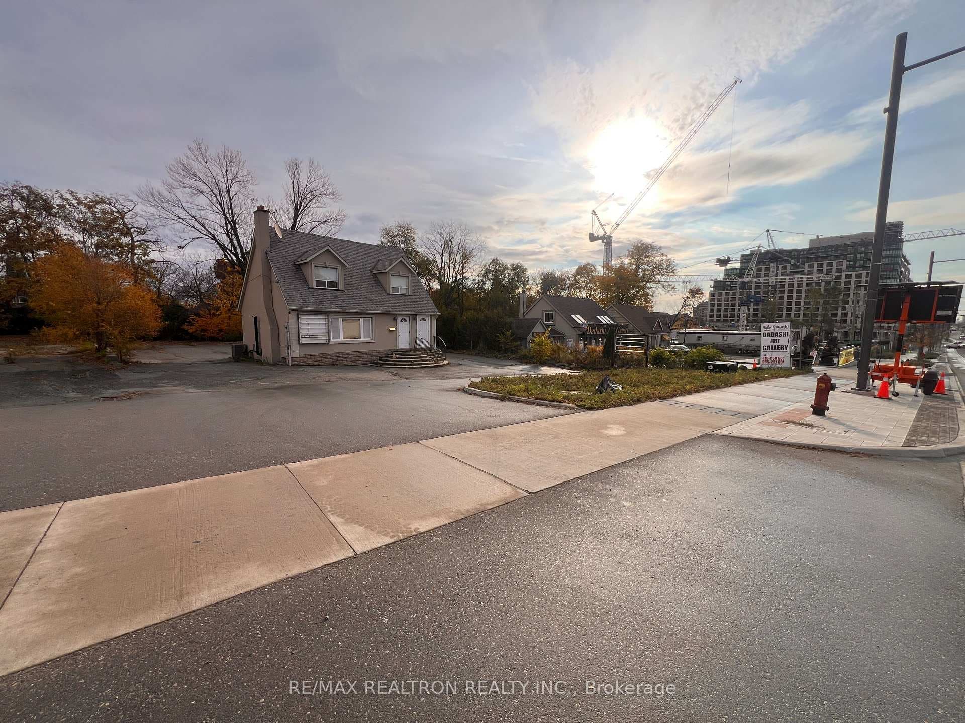 9883 Yonge Street, Richmond Hill, ON L4C 1V1 - Photo 1
