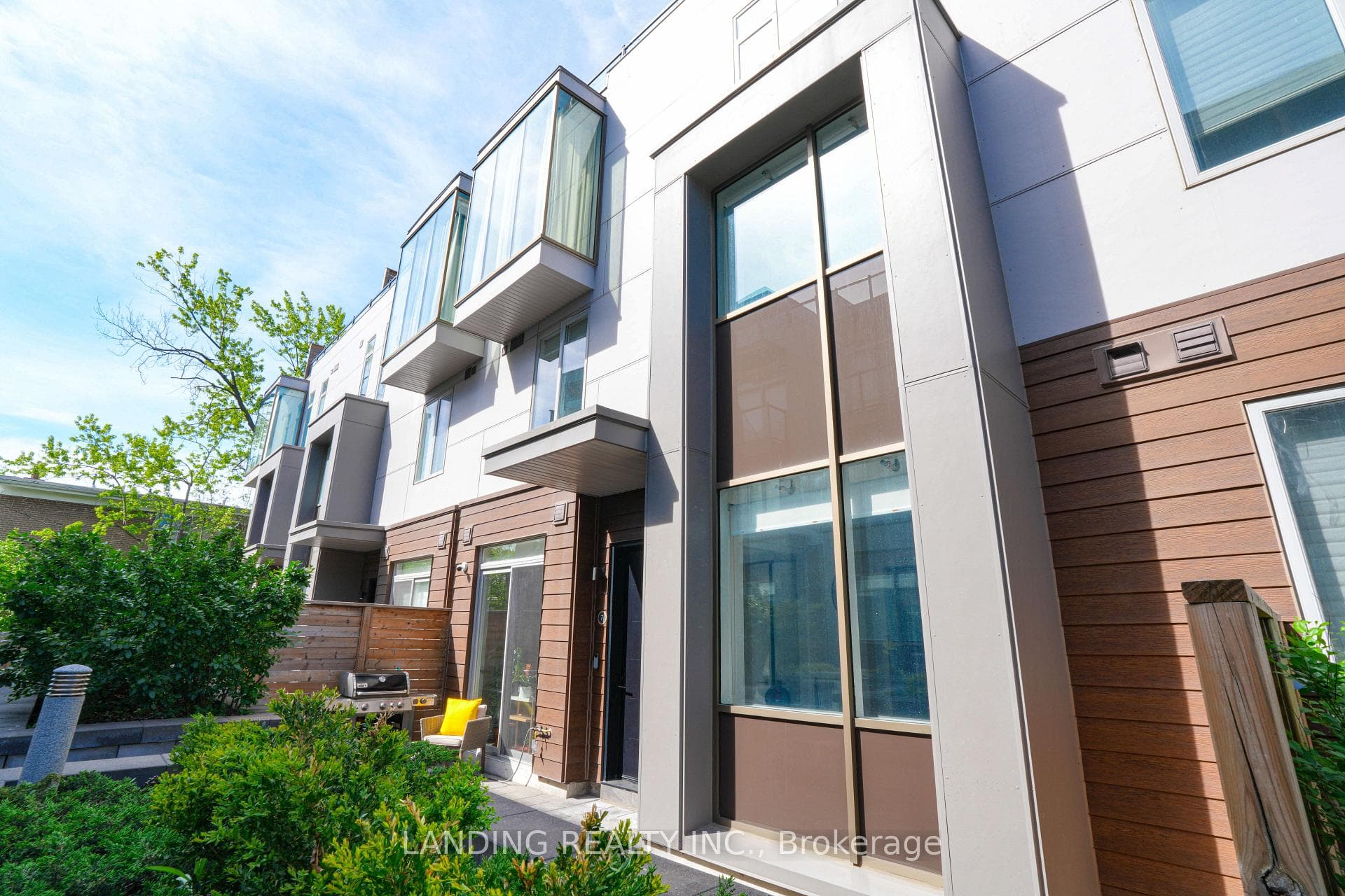 17 Greenbriar Road Unit 7, Toronto C15
