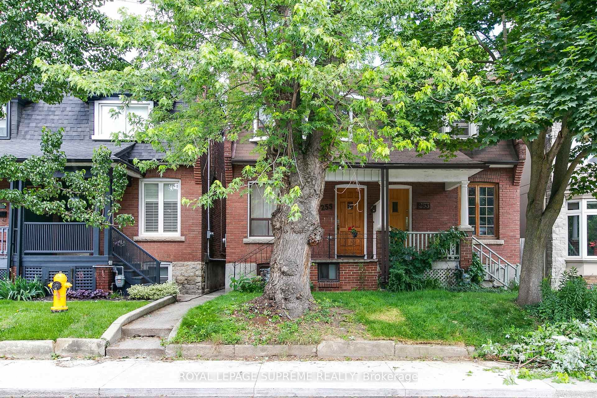 255 Howland Avenue Unit Basement, Toronto C02