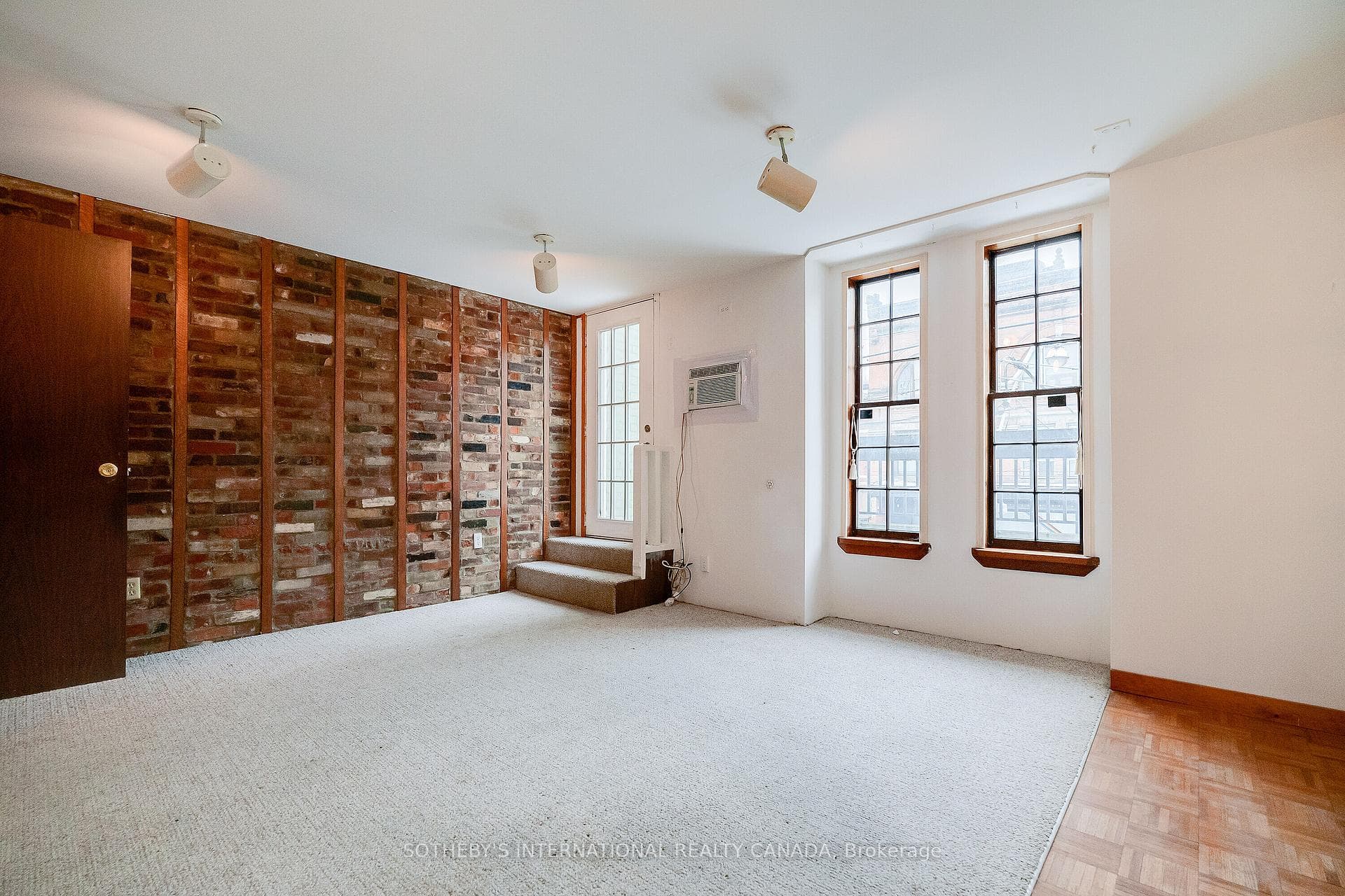 237 Carlton Street, Regent Park / Cabbagetown / St. James Town, ON M5A 2L2 - Photo 1
