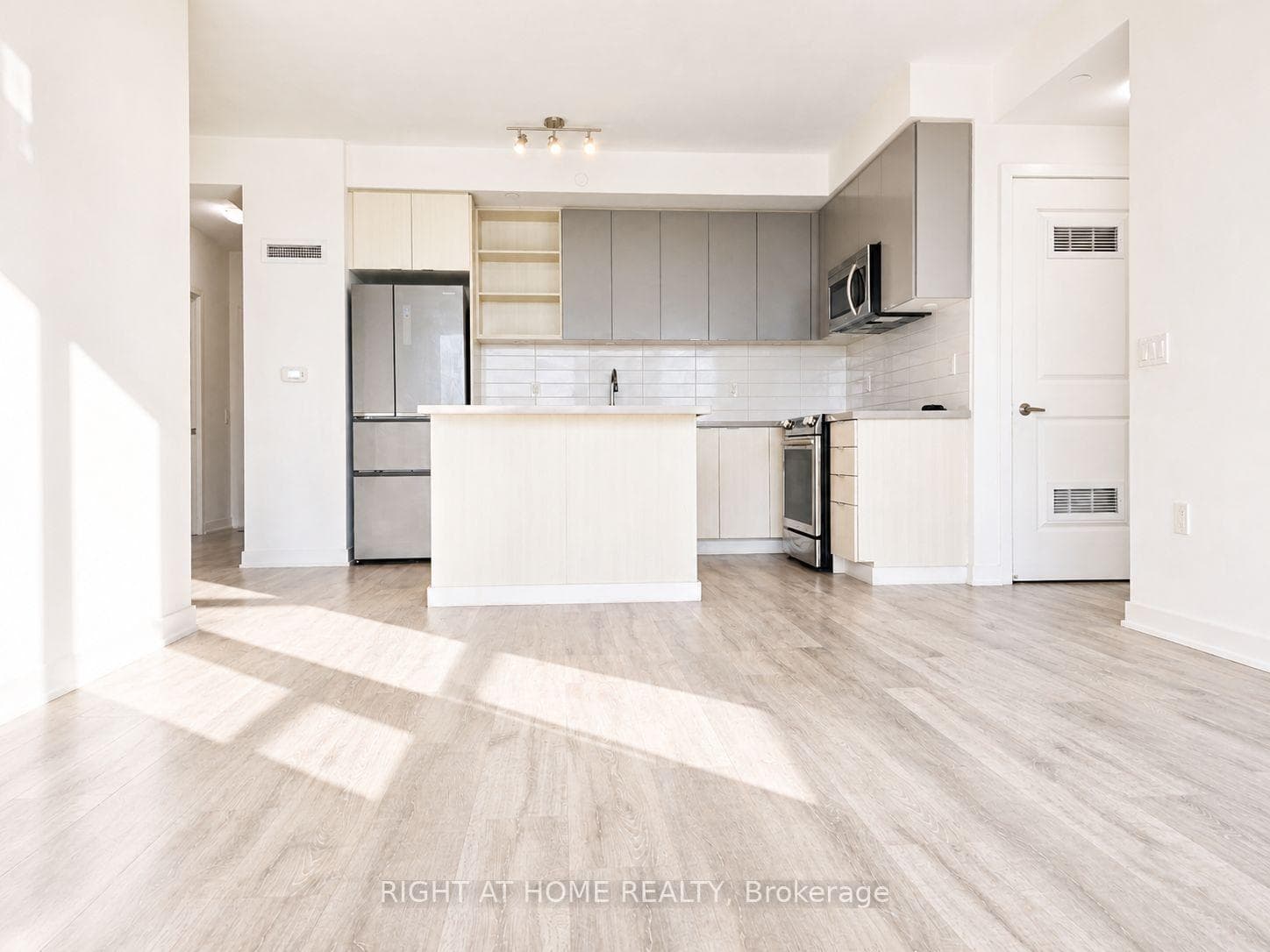 4677 Glen Erin Drive Unit 709, Mississauga, ON L5M 2E3 - Photo 1