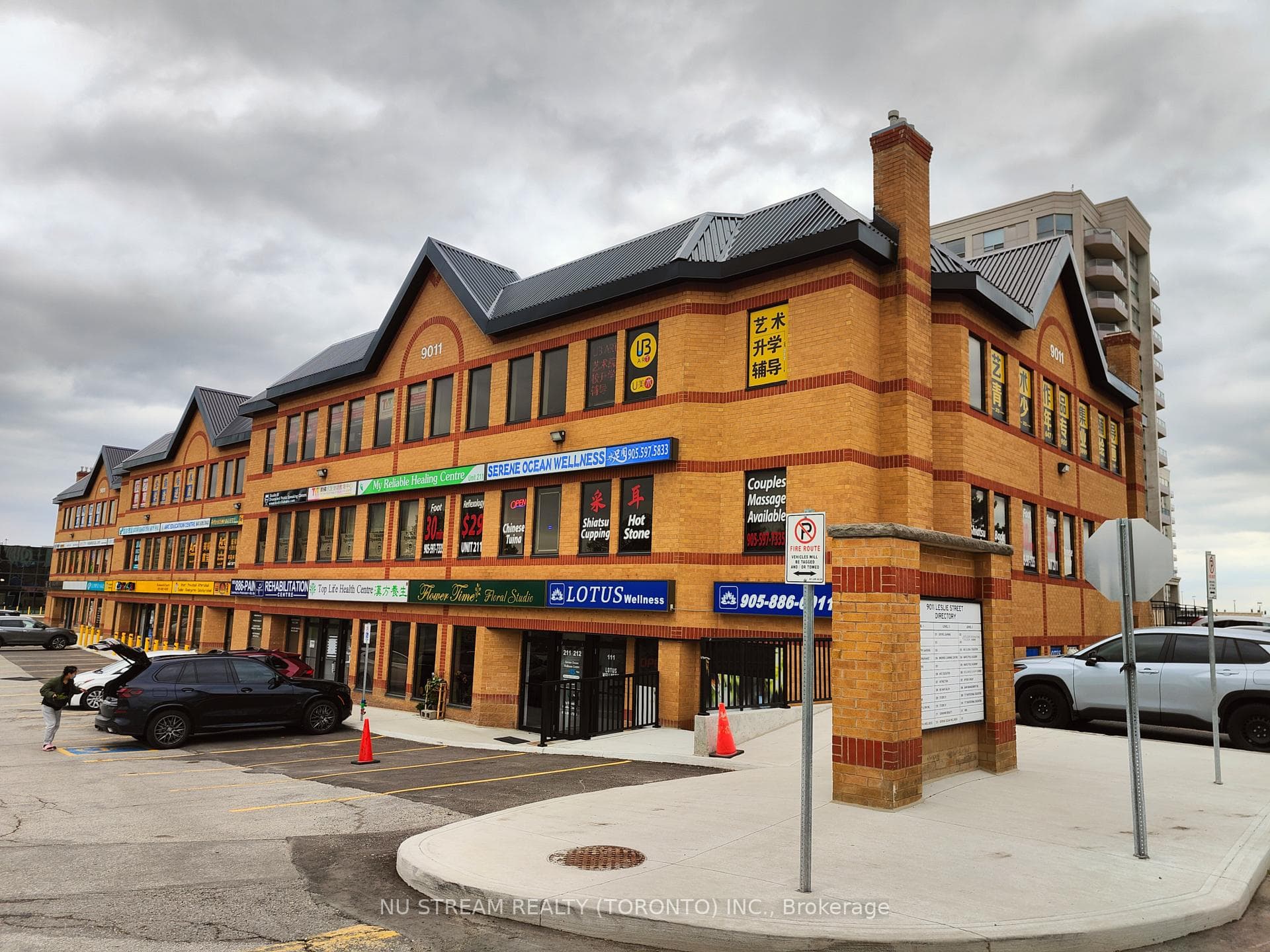 9011 Leslie Street Unit 101, Richmond Hill, ON L4B 3B6 - Photo 1