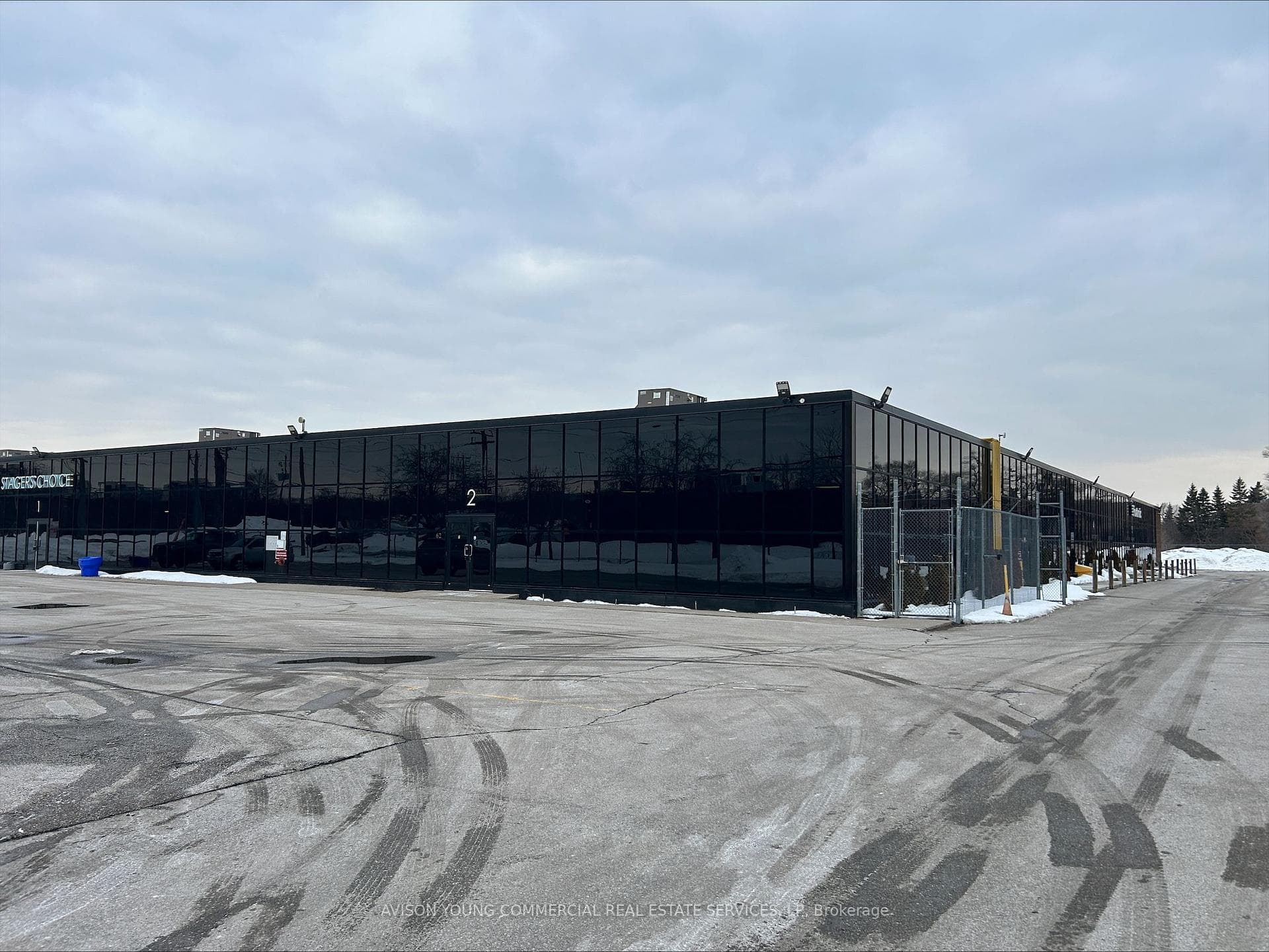62 Railside Road Unit 2, Don Mills / Parkwoods / Victoria Village, ON M3A 1A3 - Photo 1