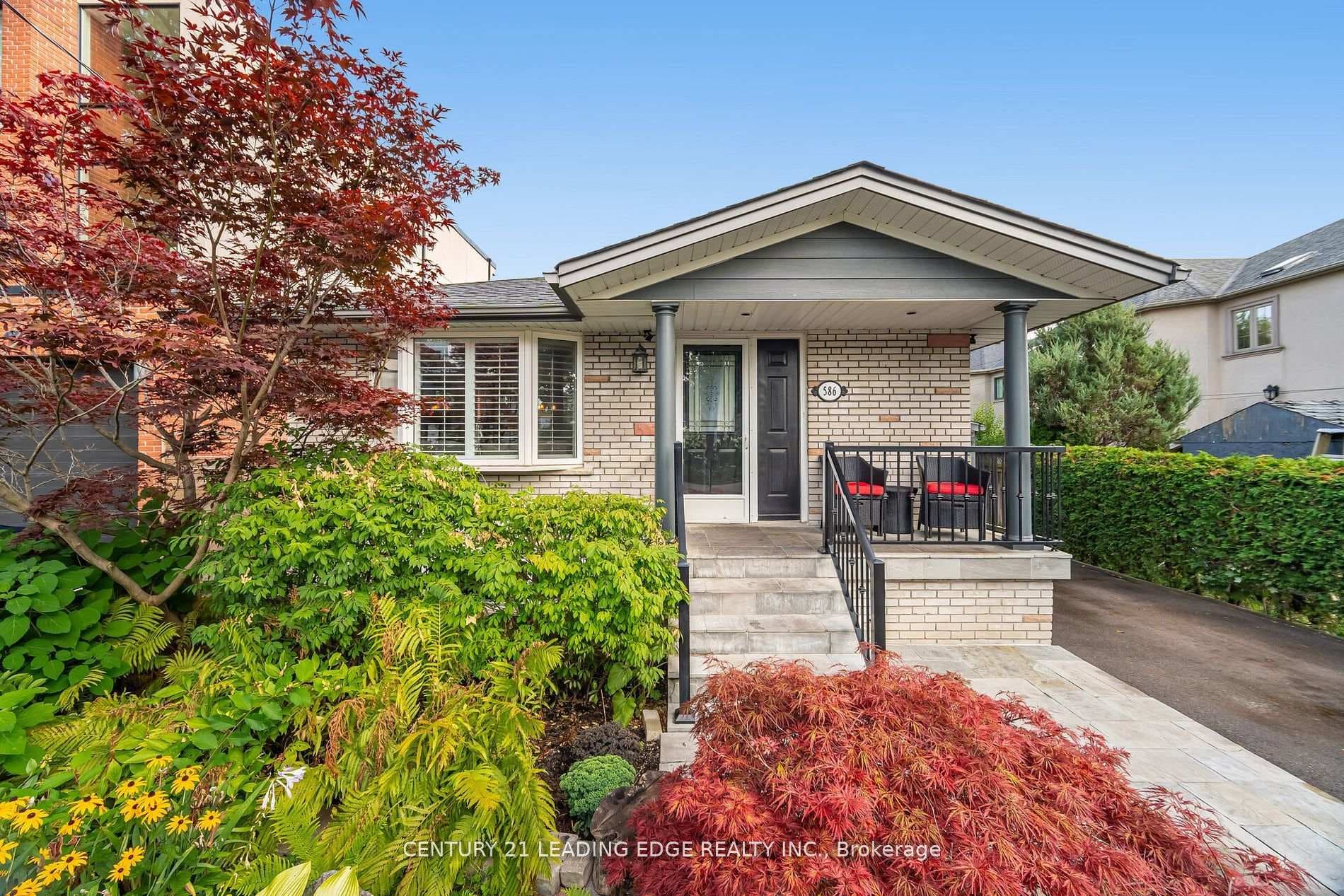 586 Curzon Avenue, Mississauga, ON L5G 1P9 - Photo 1