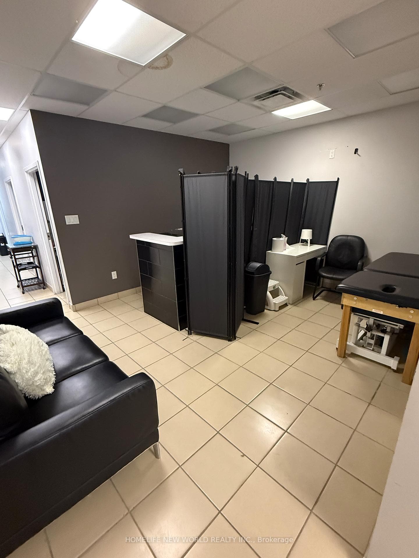 2046 Victoria Park Avenue, Don Mills / Parkwoods / Victoria Village, ON M1R 1V2 - Photo 1