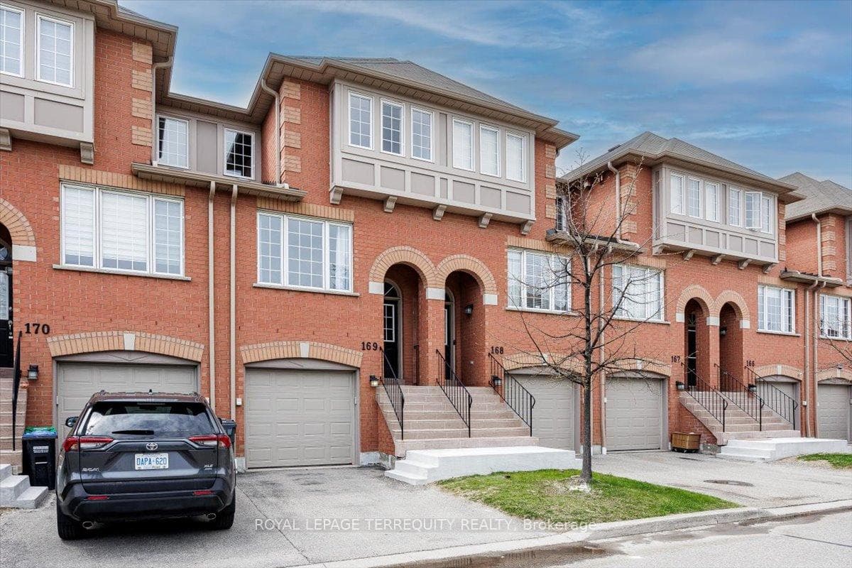 5030 Heatherleigh Avenue Unit 169, Mississauga, ON L5V 2G7 - Photo 1
