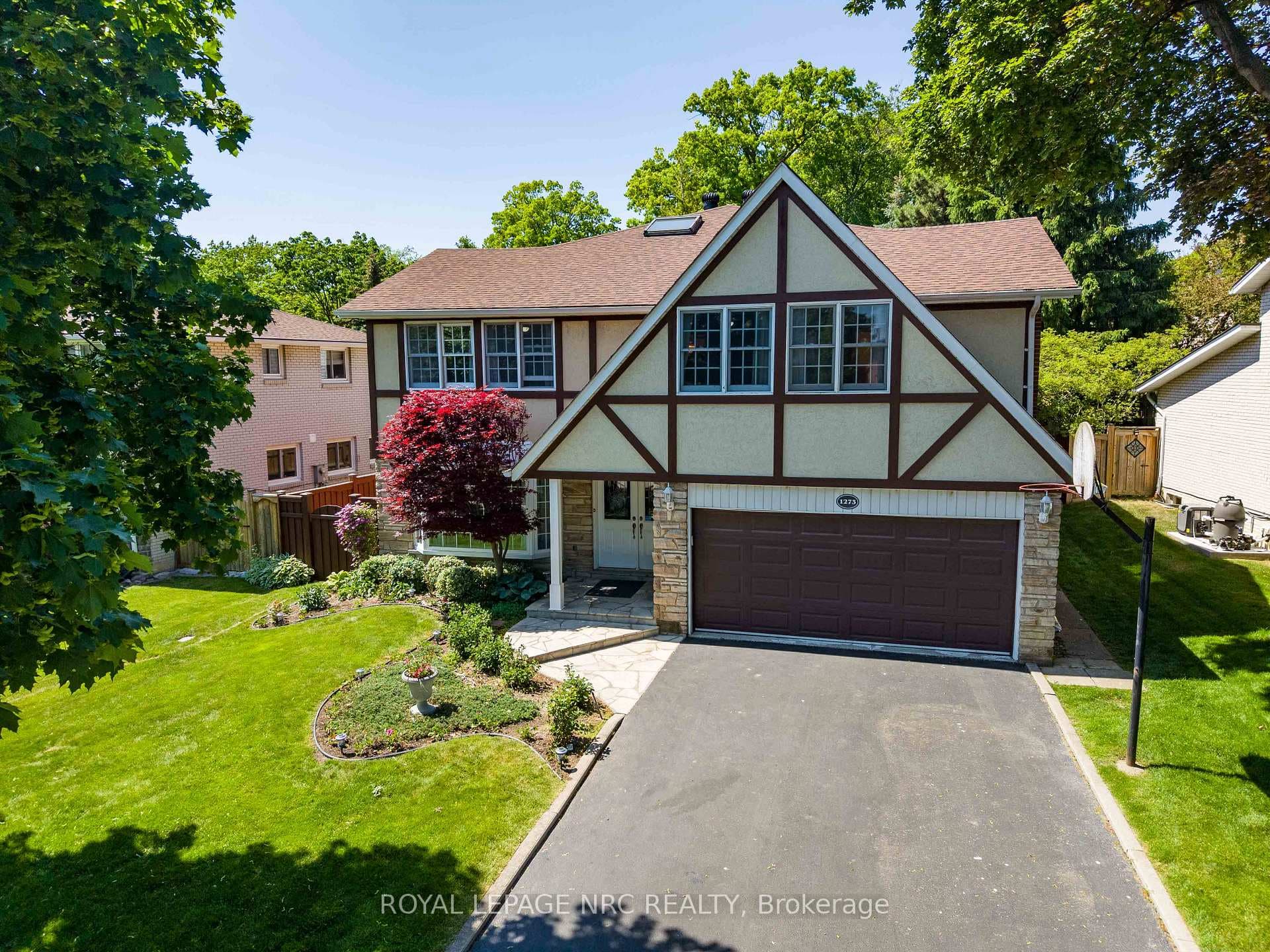1273 Winding Trail, Mississauga, ON L4Y 2T9 - Photo 1