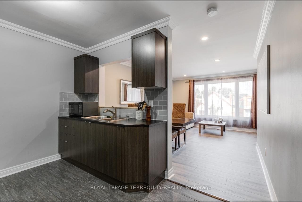 26A Scarlett Road Unit Upper, Keelesdale / Eglinton West, ON M6N 4K1 - Photo 1