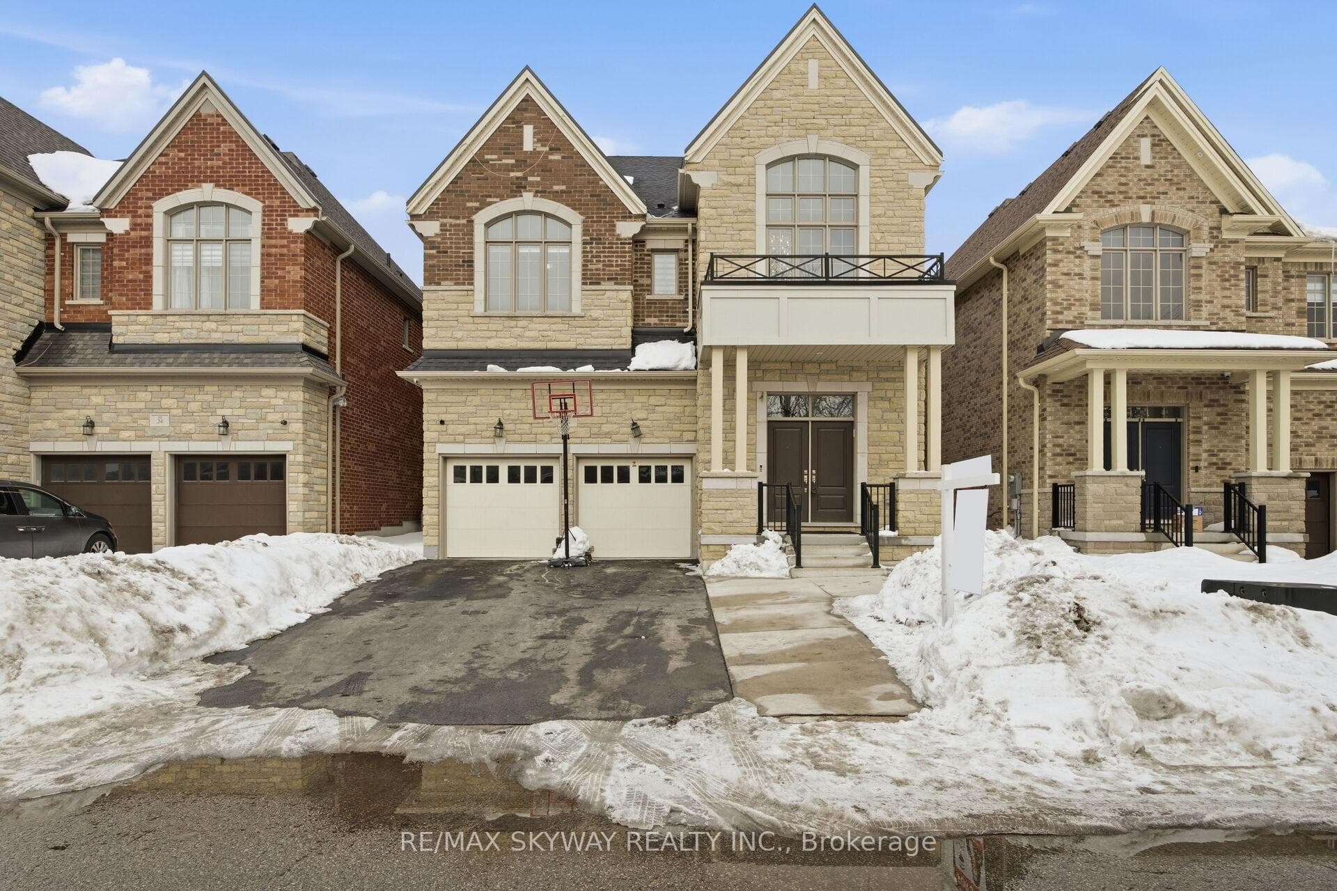 22 Tamworth Court, Brampton, ON L6Y 4S4 - Photo 1