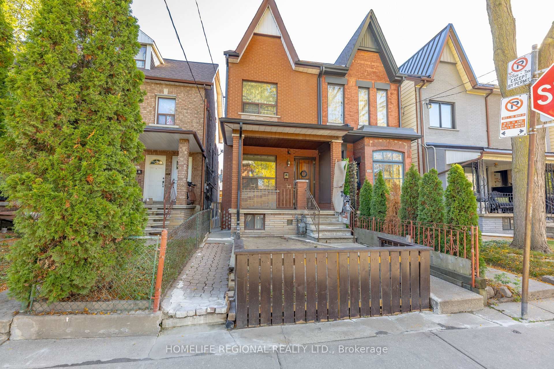 155 Montrose Avenue, Toronto C01