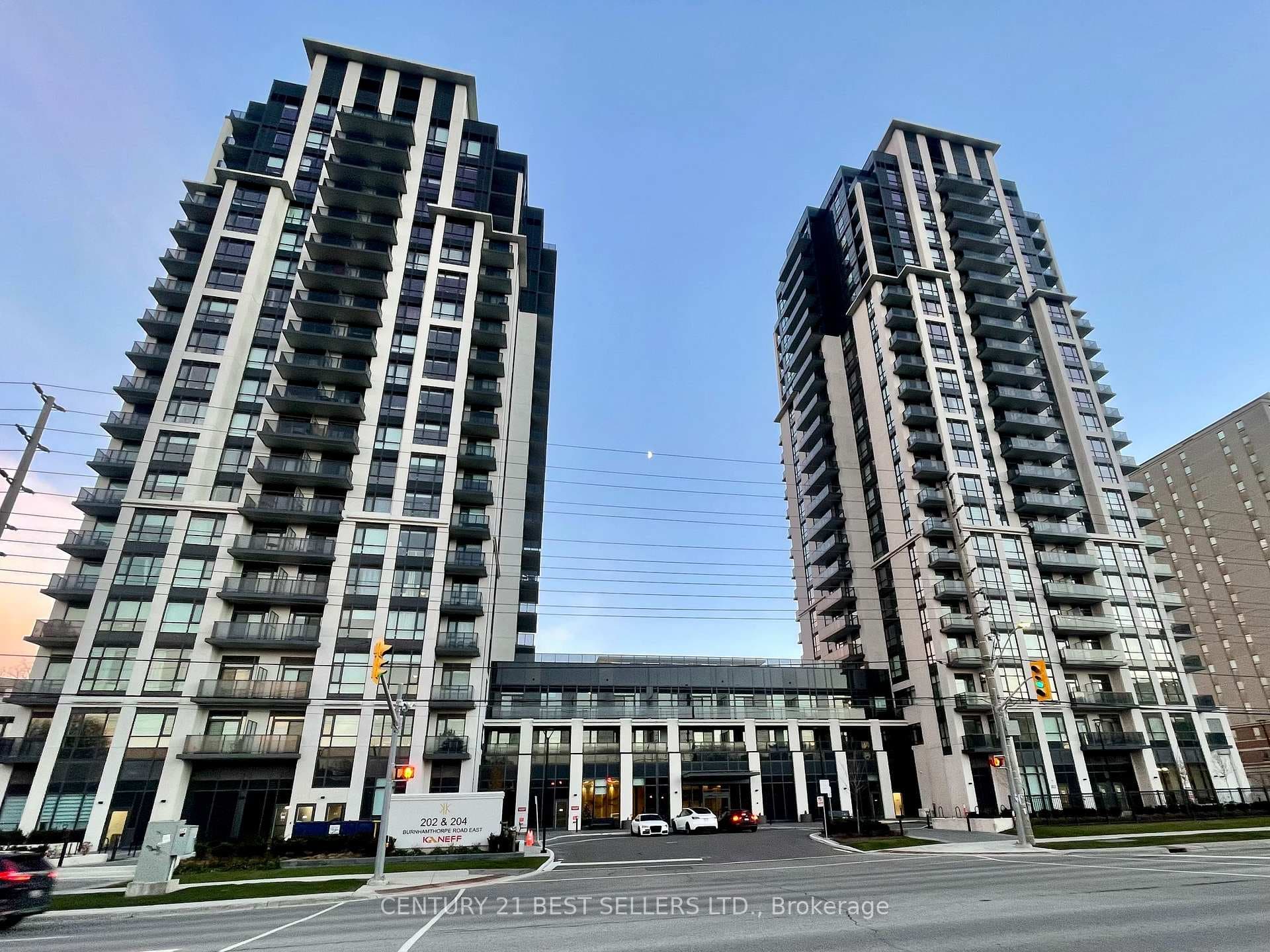 202 Burnhamthorpe Road Unit 1906, Mississauga, ON L5A 4L4 - Photo 1