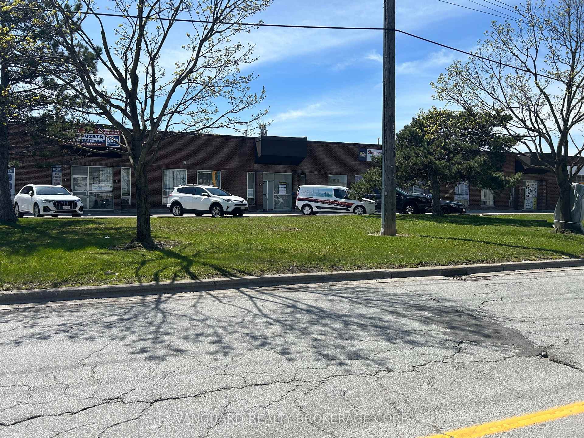 9 Royalcrest Road Unit 7, Etobicoke (West Mall / Rexdale), ON M9V 2L6 - Photo 1