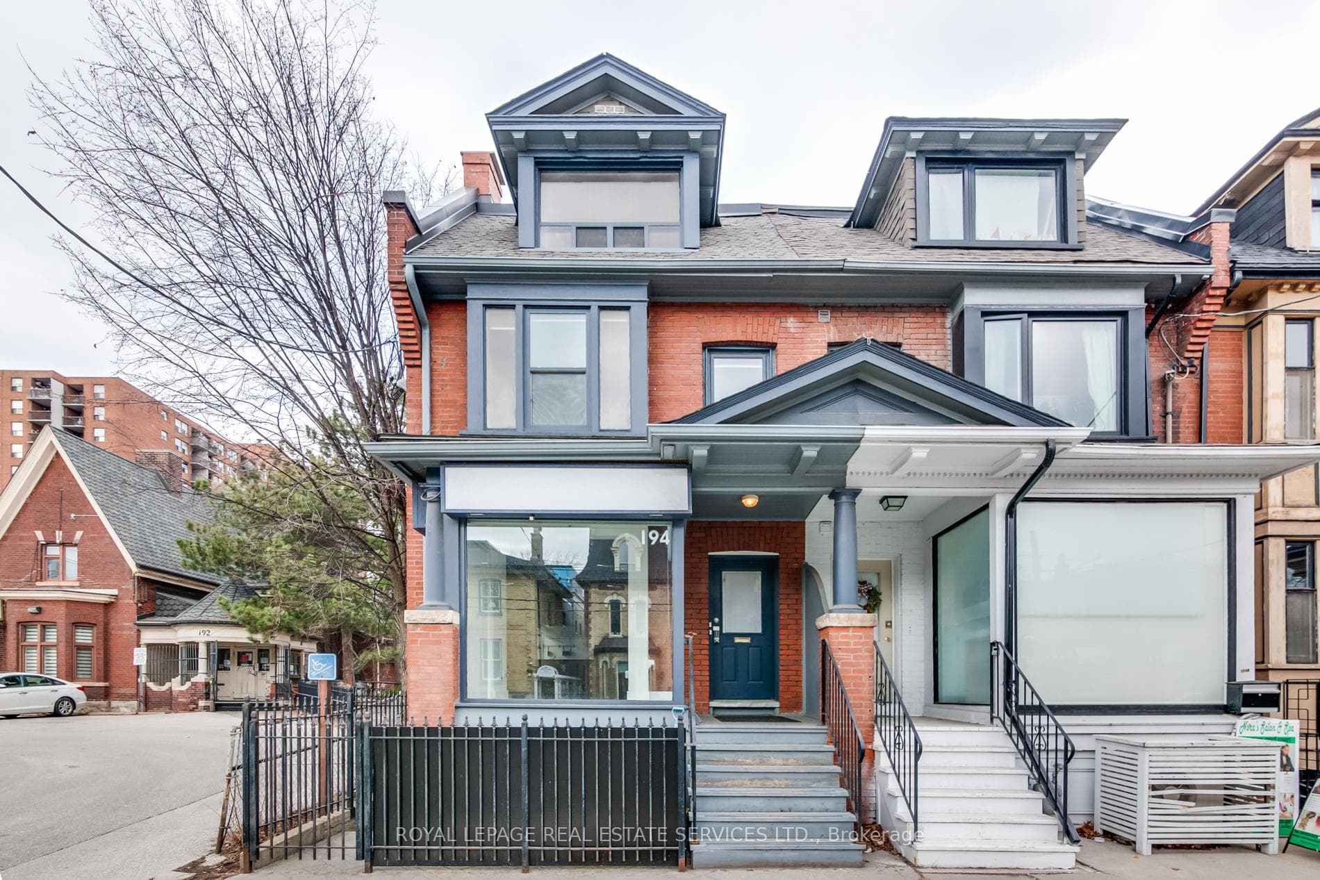 194 Carlton Street Unit L, Regent Park / Cabbagetown / St. James Town, ON M5A 2K8 - Photo 1