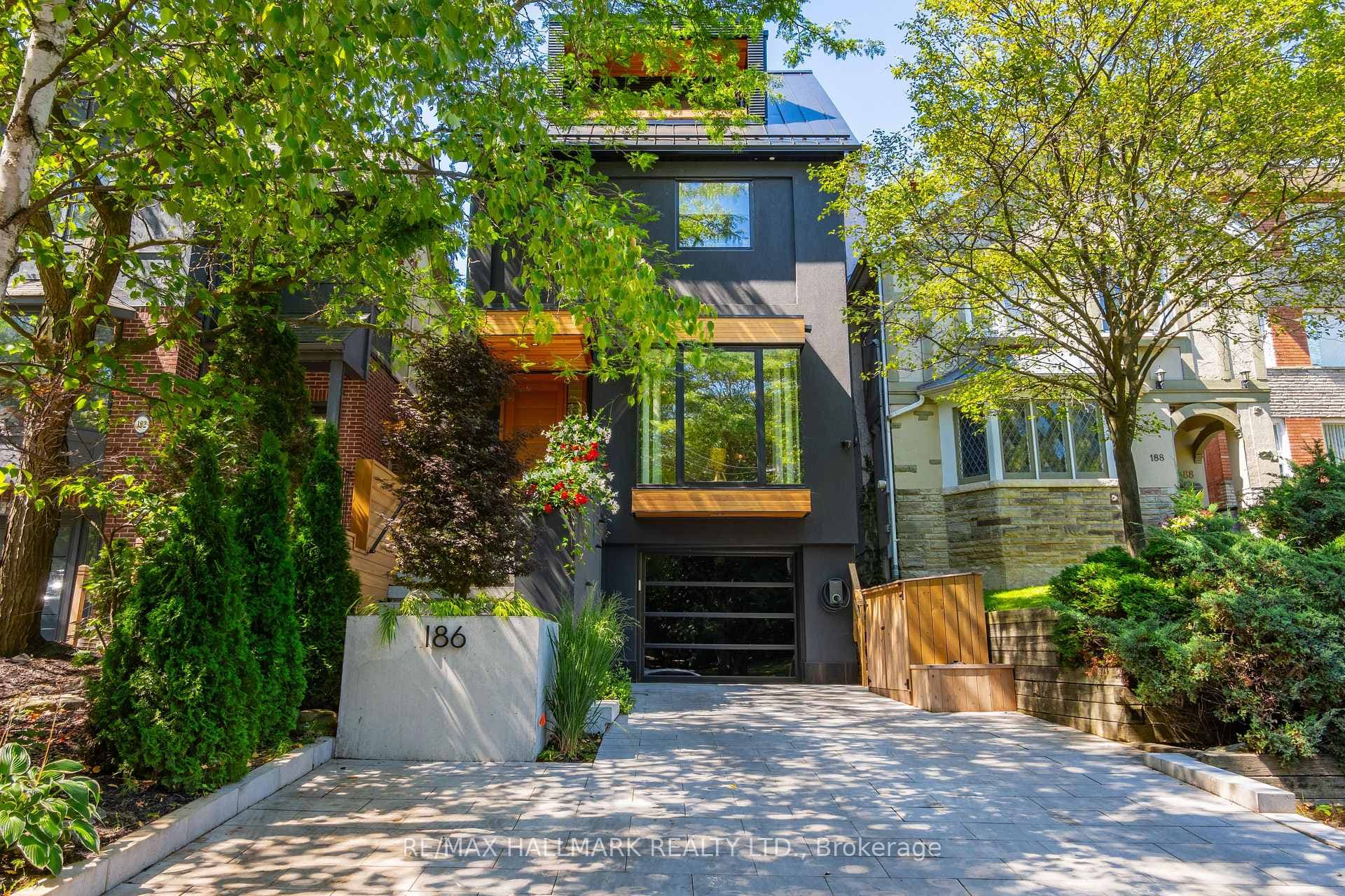 186 Kenilworth Avenue, The Beaches / Upper Beaches, ON M4L 3S6 - Photo 1