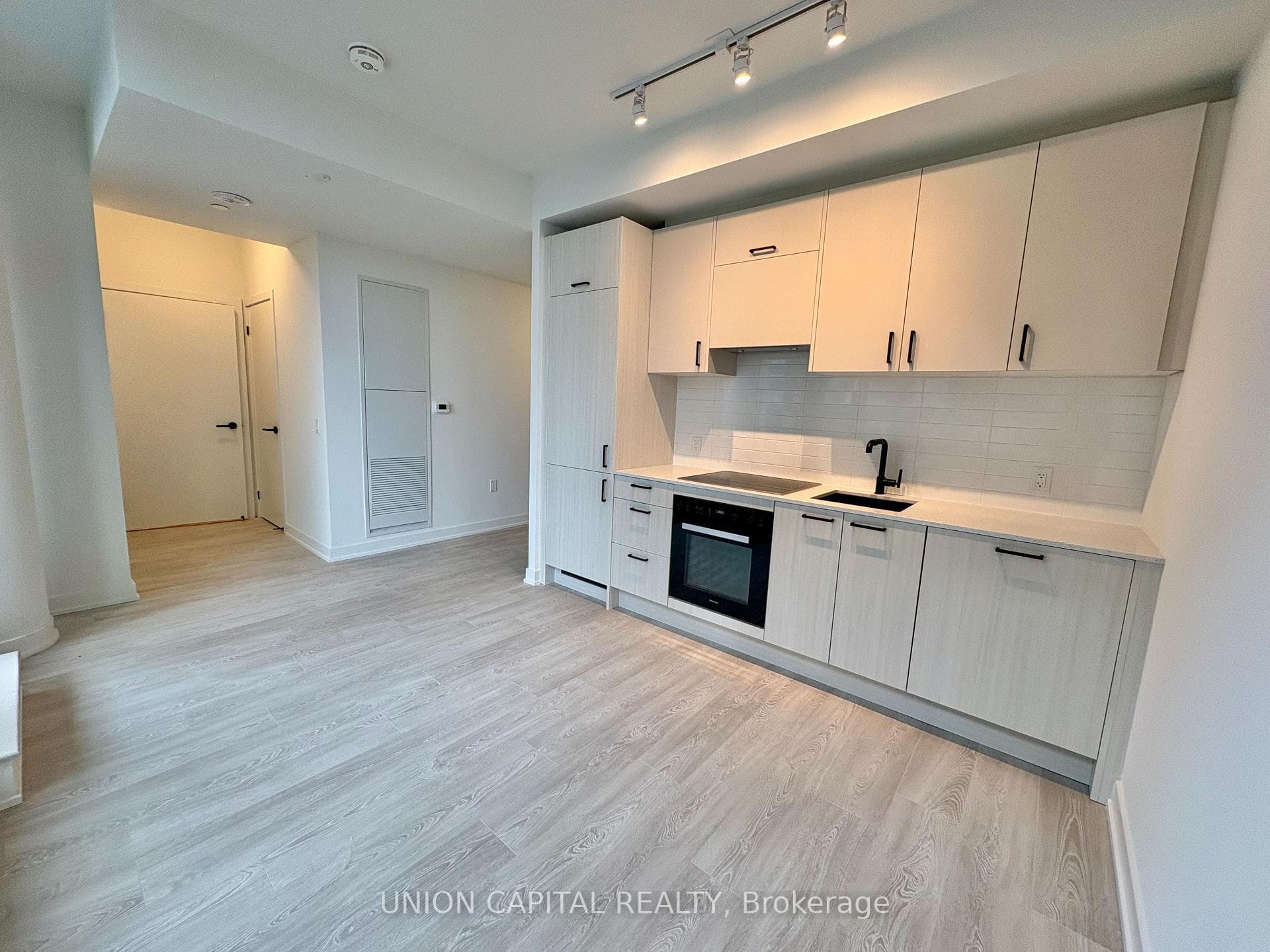 1 Quarrington Lane Unit 2805, Don Mills / Parkwoods / Victoria Village, ON M3C 0S4 - Photo 1