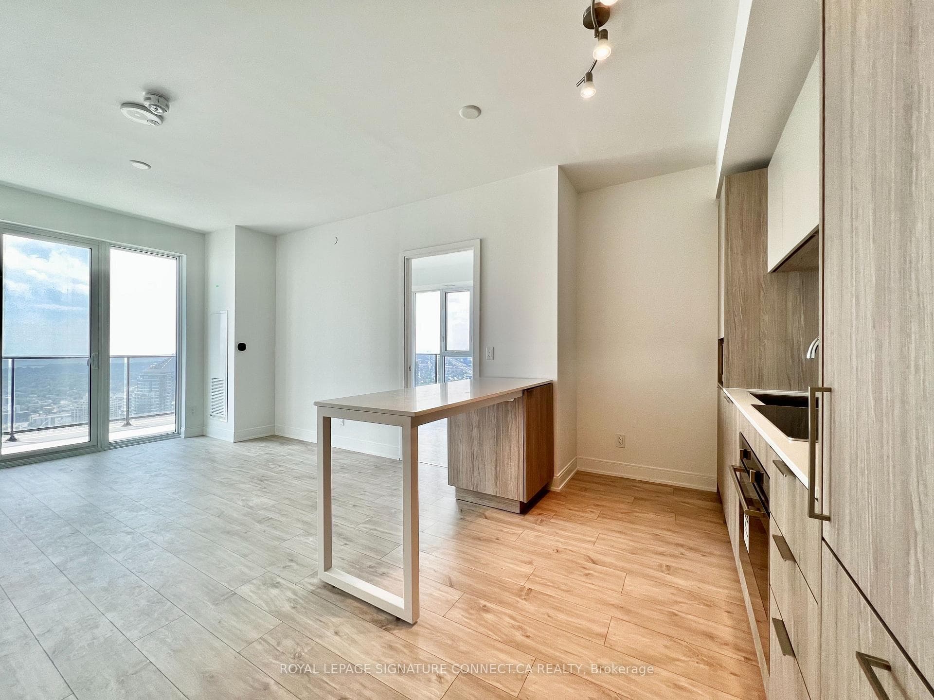 70 Annie Craig Drive Unit 5107, Toronto W06