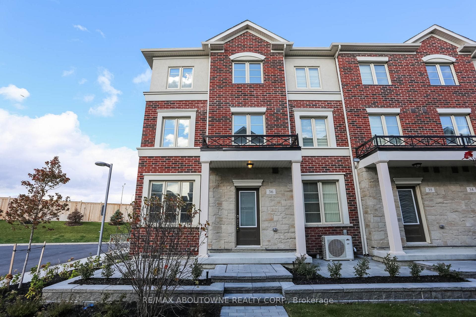 636 Evans Avenue Unit 36, Liberty Village / Parkdale / South Parkdale, ON M8W 2W6 - Photo 1