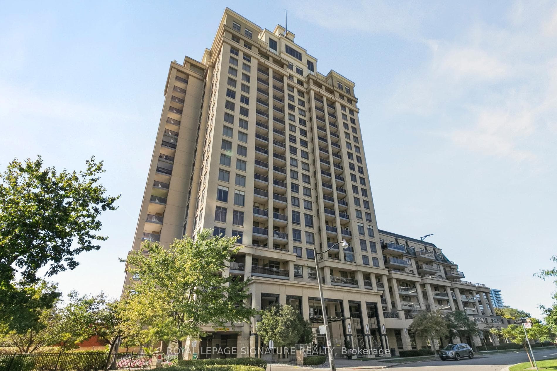 18 Kenaston Gardens Unit 1307, Hillcrest Village / Bayview Village, ON M2K 3C7 - Photo 1