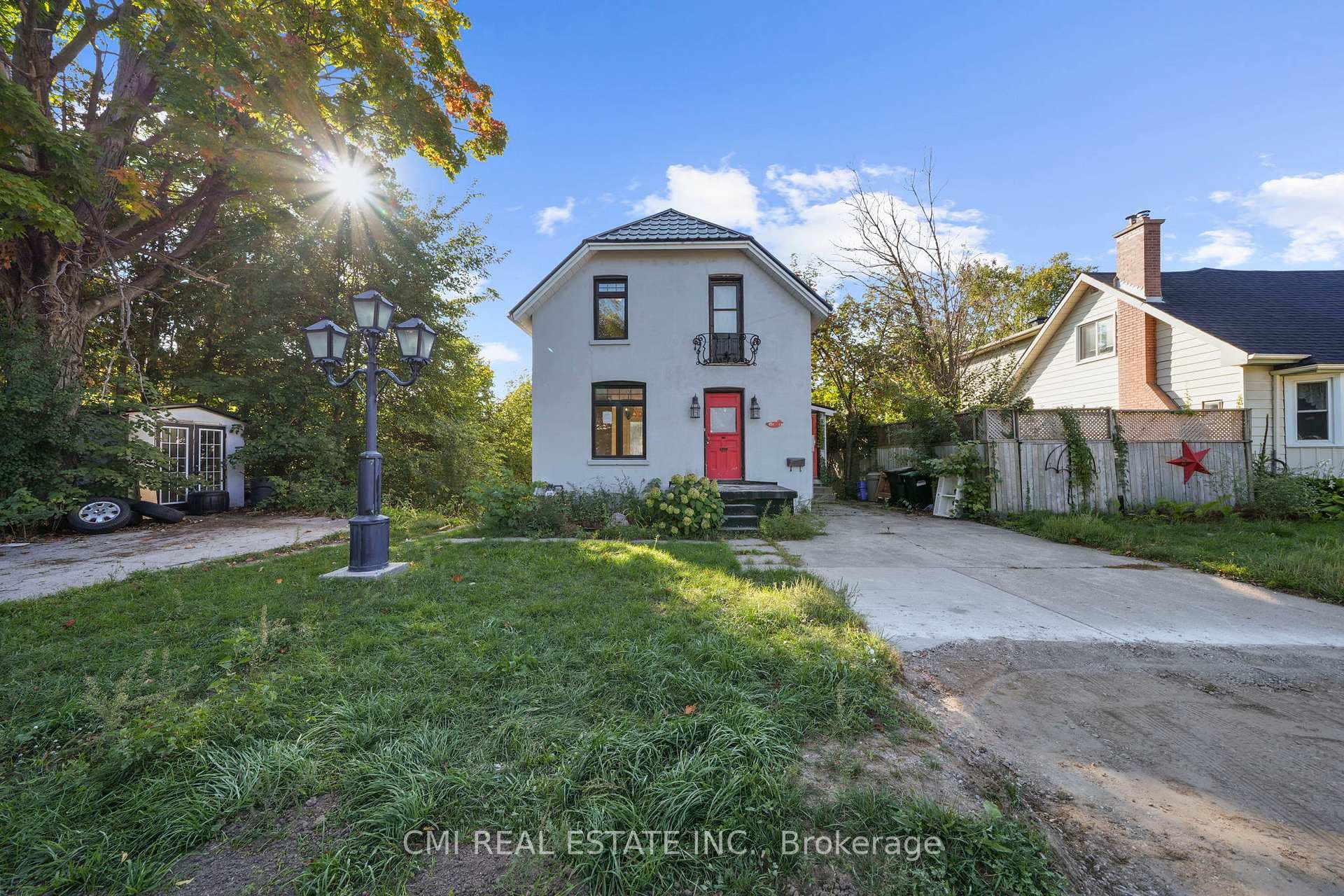 43 Perry Street, Barrie, ON L4N 2G2 - Photo 1