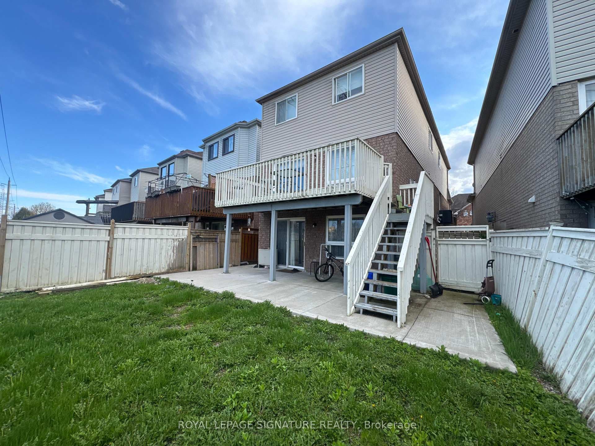1585 Avonmore Square, Pickering, ON L1V 7H5 - Photo 1
