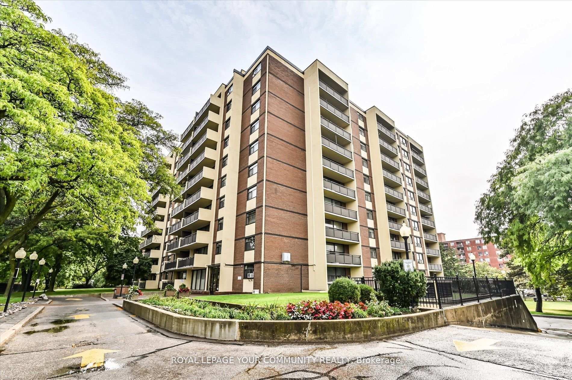 5 Frith Road Unit 206, Downsview / Black Creek, ON M3N 2L5 - Photo 1