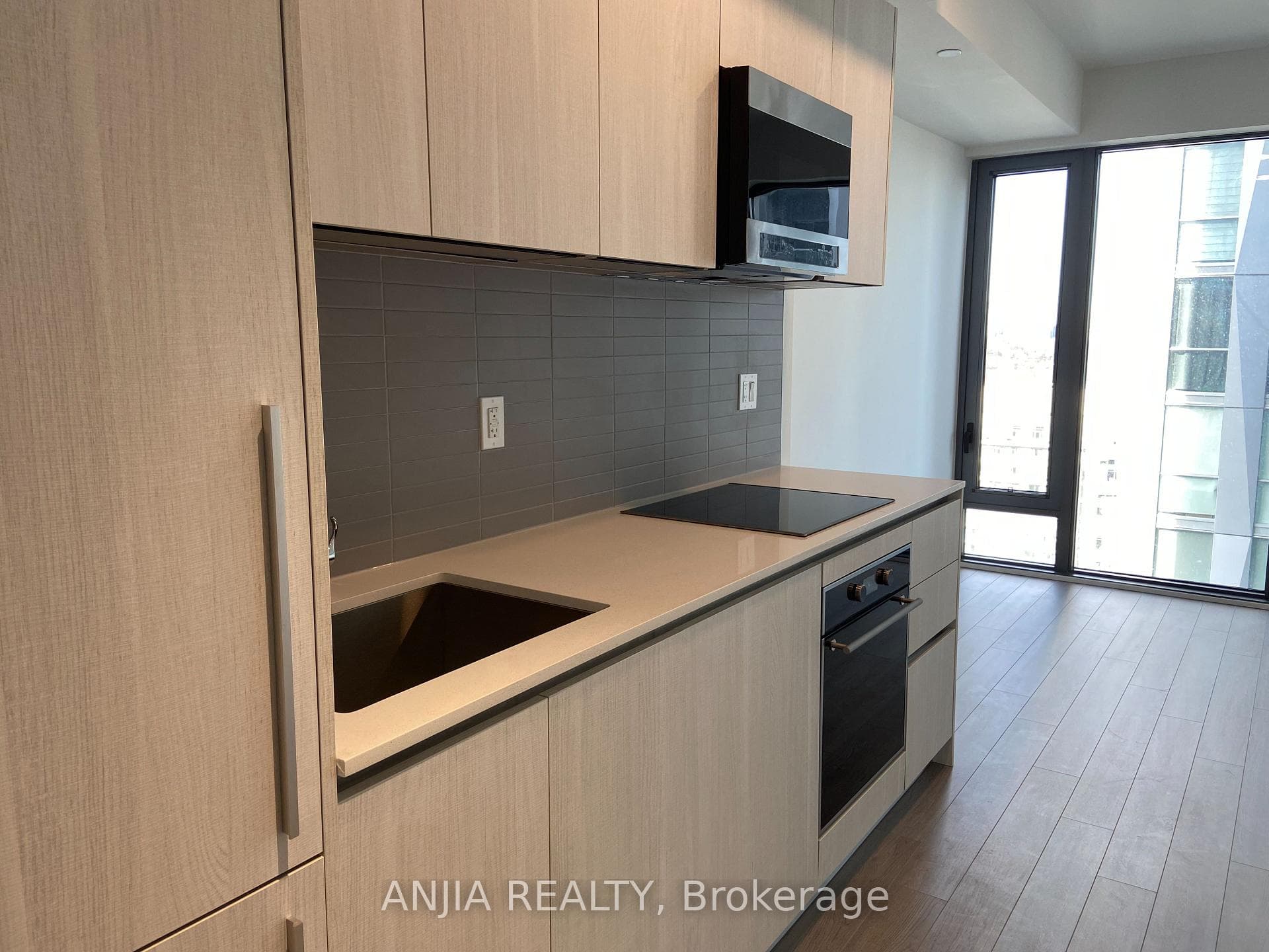 8 Cumberland Street Unit 2001, Annex / Yorkville / Summerhill, ON M4W 0B6 - Photo 1