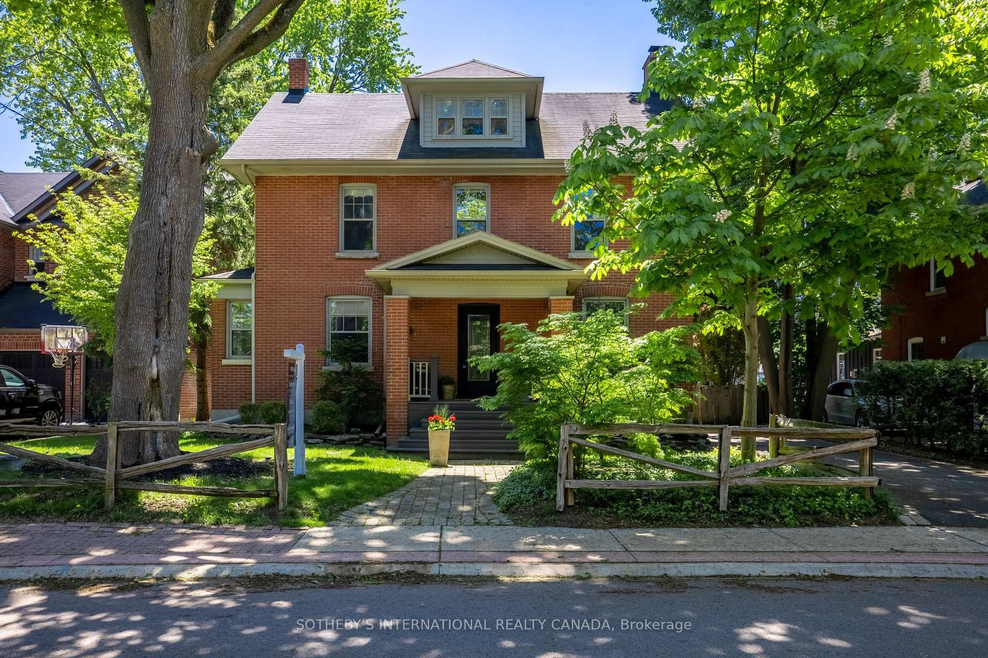 77 Catherine Avenue, Aurora, ON L4G 1K6 - Photo 1
