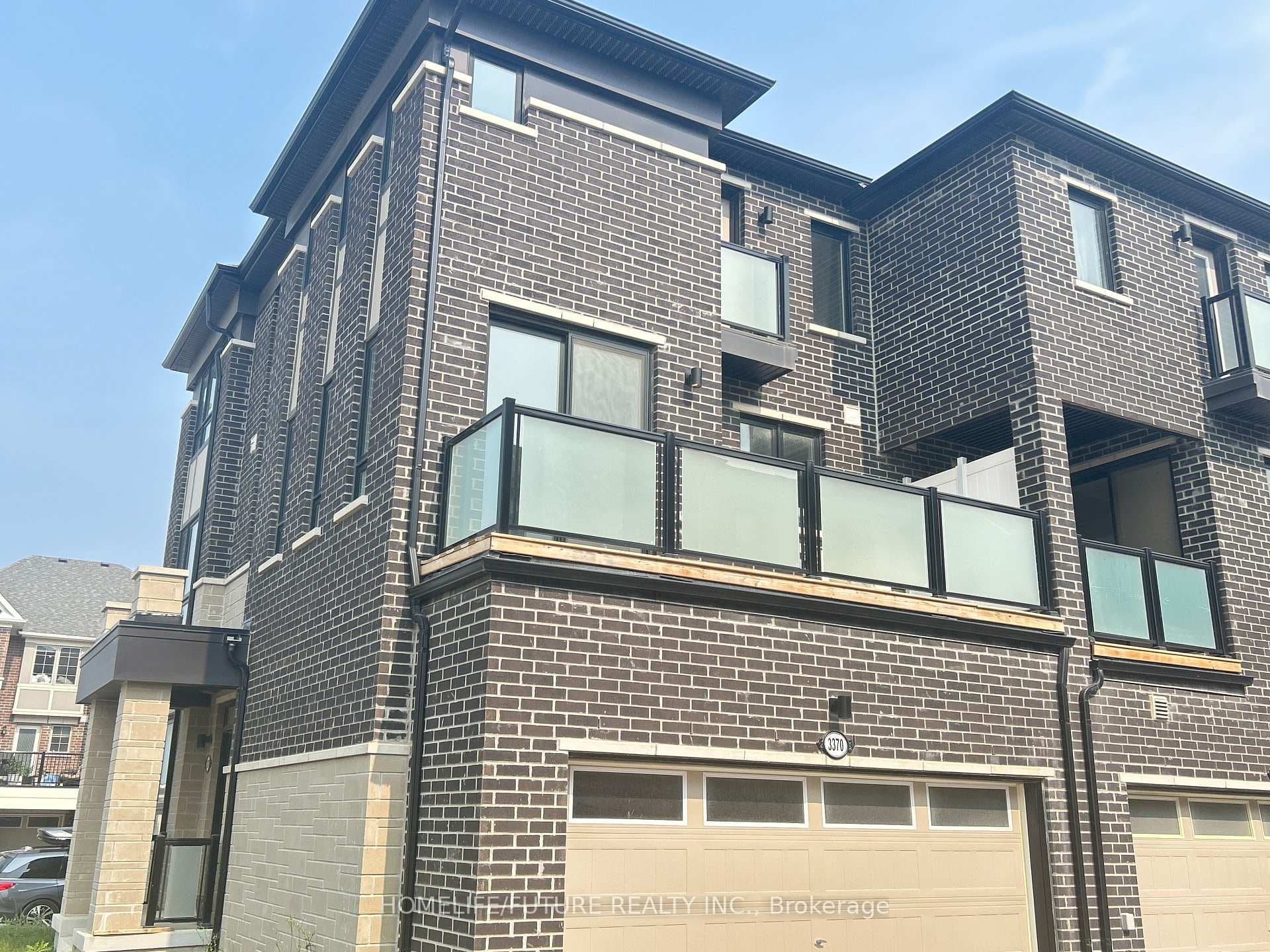 3370 Thunderbird Promenade, Pickering, ON L1X 0N1 - Photo 1