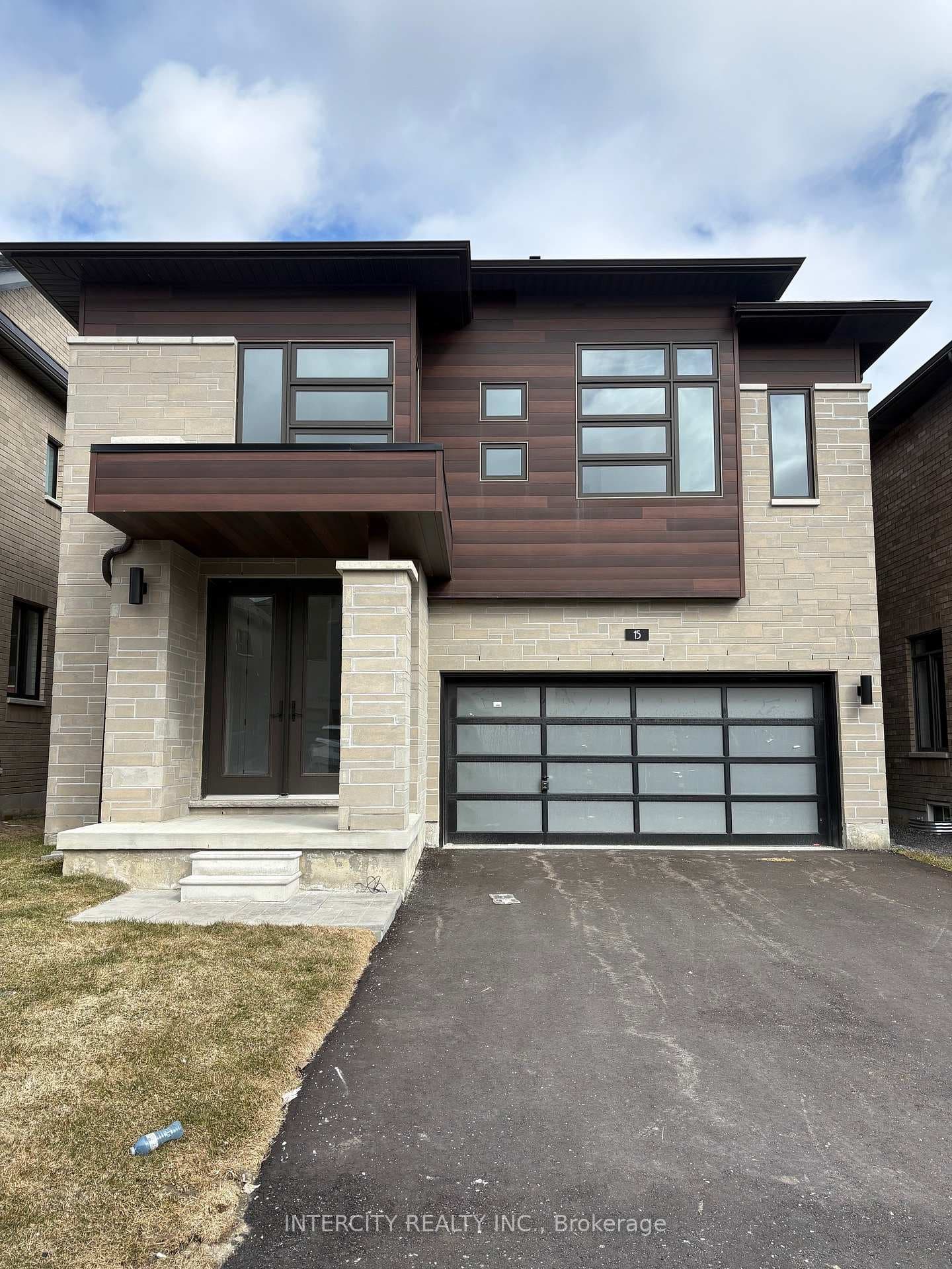 15 Keyworth Crescent, Brampton, ON L6R 4G3 - Photo 1