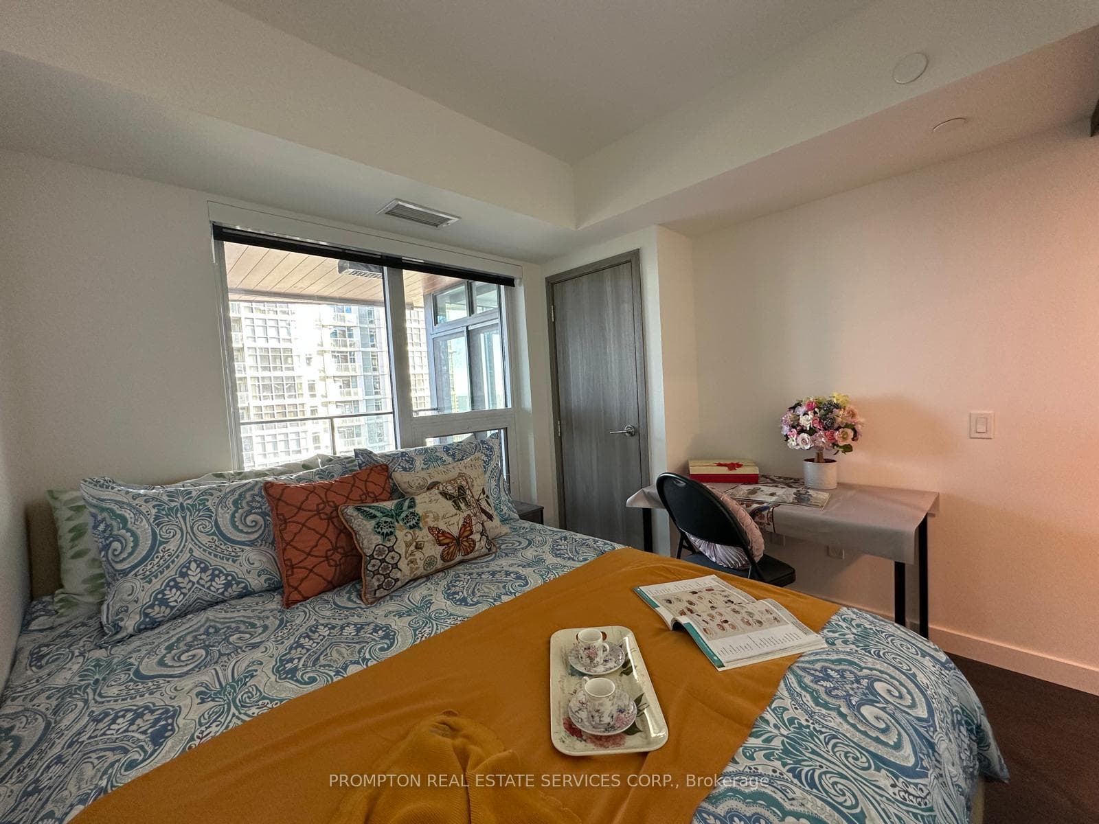 1 Concord Cityplace Way Unit 1010, Downtown Toronto / Waterfront, ON M5V 0X3 - Photo 1