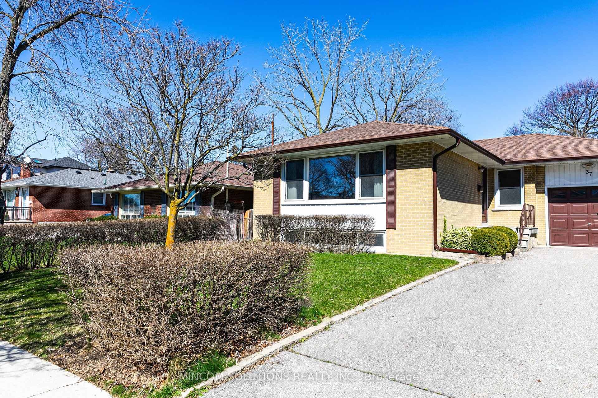 37 Archerhill Drive, Etobicoke (Islington / Rexdale), ON M9B 5P2 - Photo 1