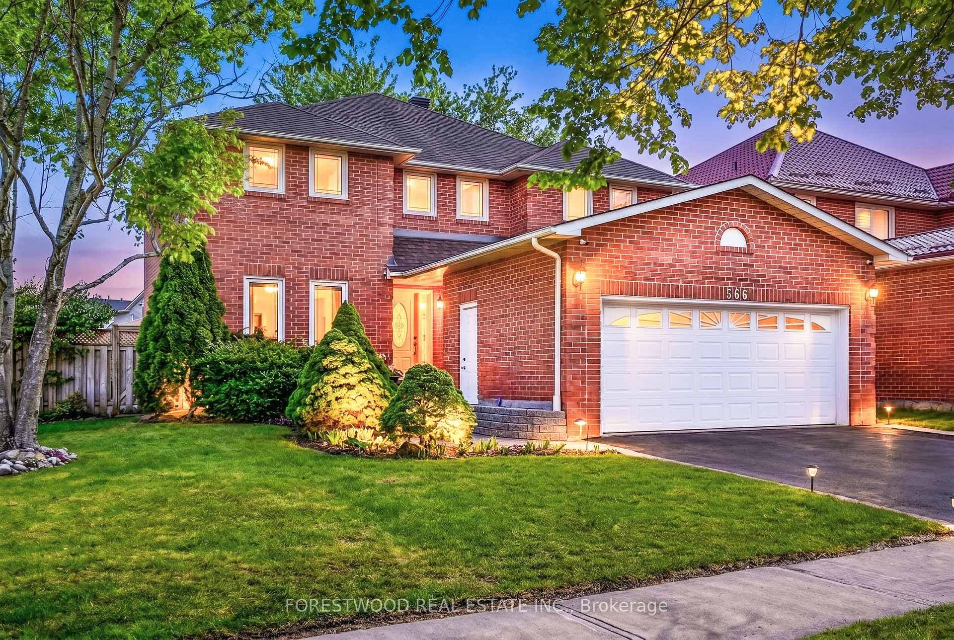 566 Huntington Ridge Drive, Mississauga, ON L5R 2X7 - Photo 1