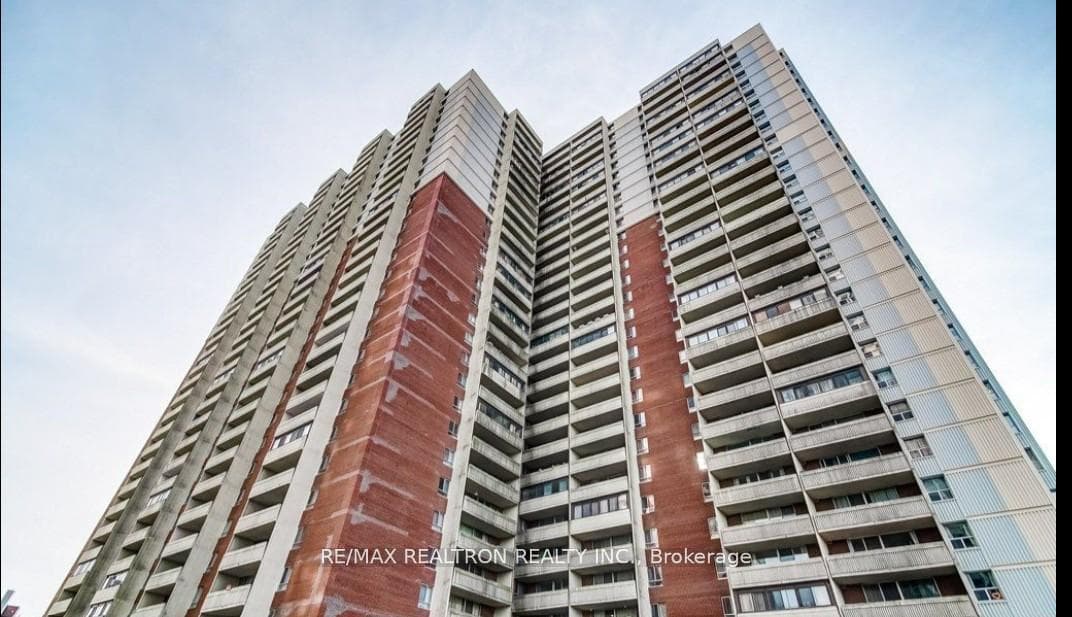 5 Massey Square Unit 1811, Danforth / East York, ON M4C 5L6 - Photo 1