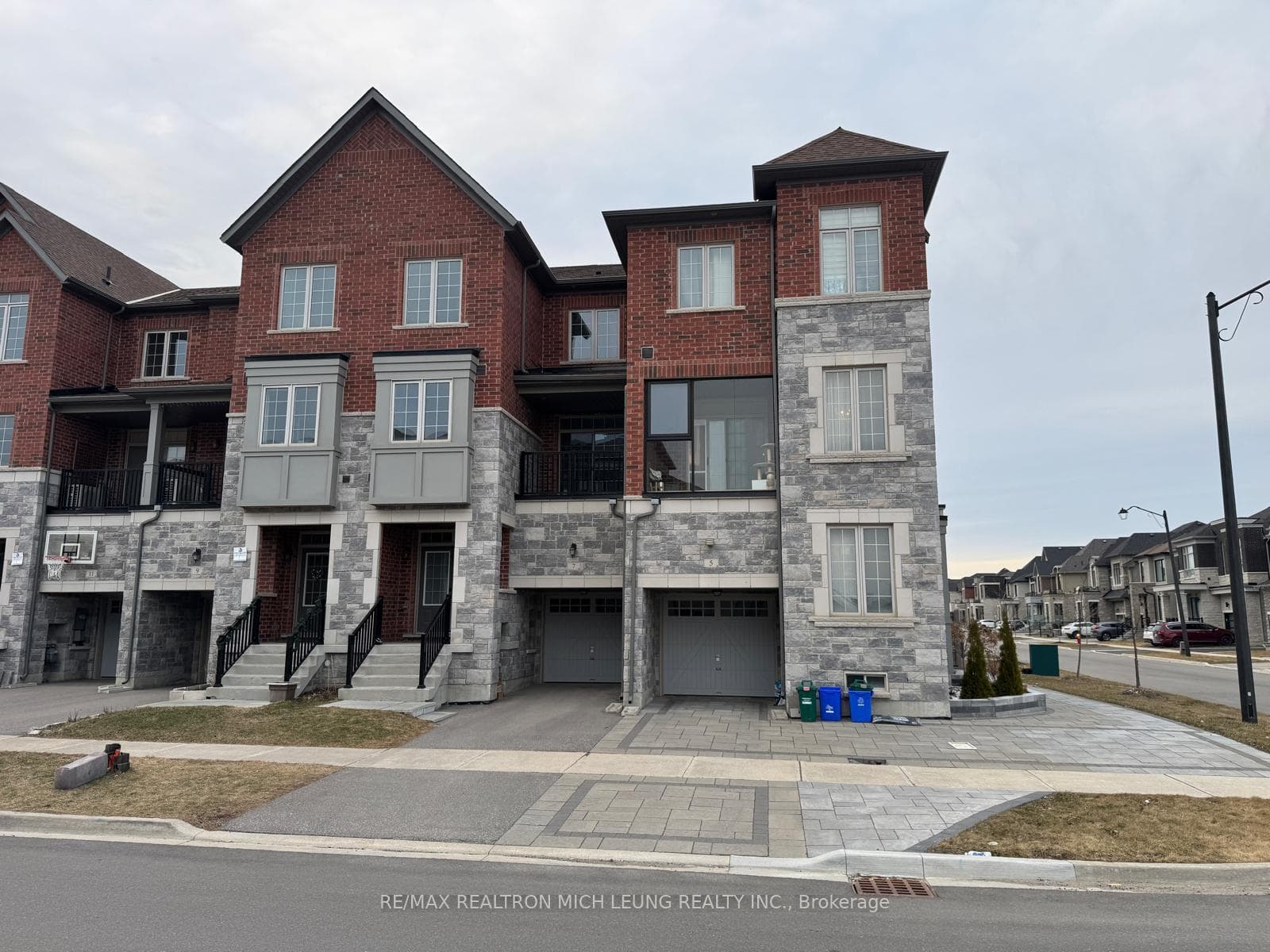 7 Hilts Drive, Richmond Hill, ON L4S 0H4 - Photo 1