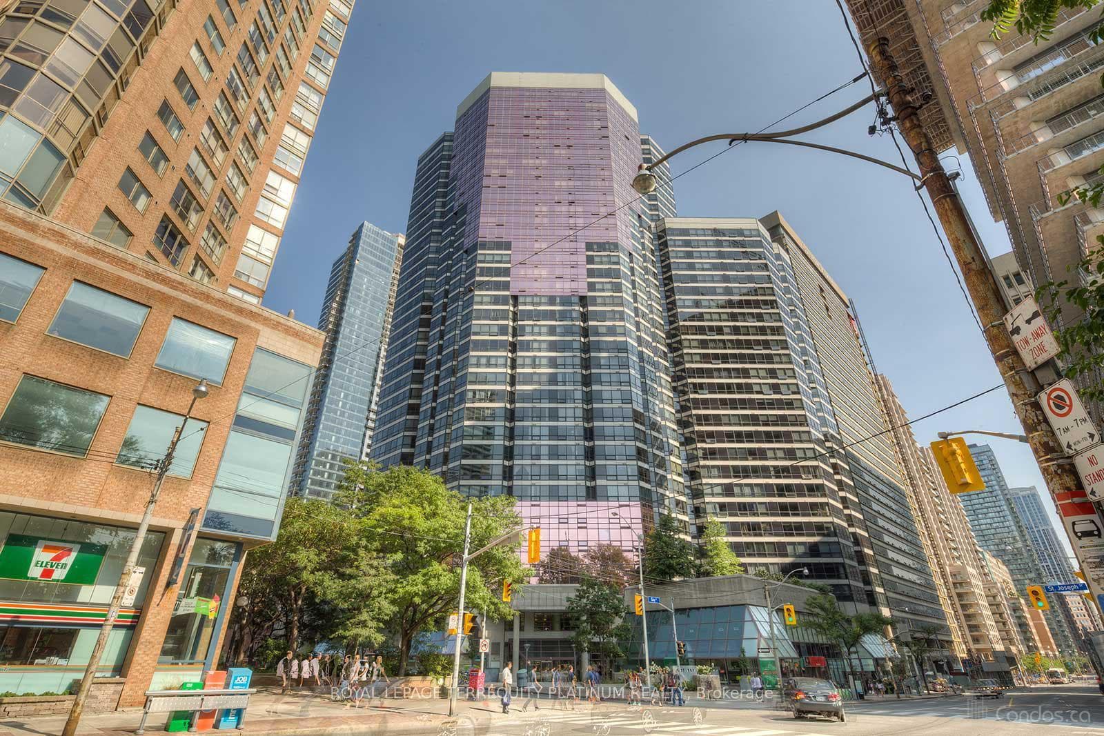 1001 Bay Street Unit 3305, Downtown Toronto / Waterfront, ON M5S 3A6 - Photo 1