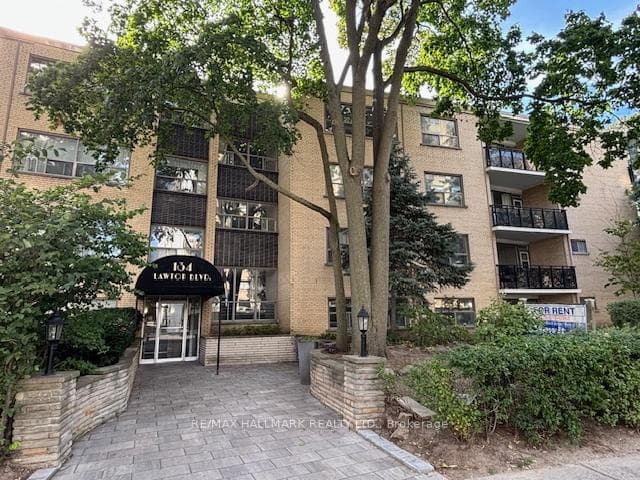 134 Lawton Boulevard Unit 207, Annex / Yorkville / Summerhill, ON M4V 2A4 - Photo 1