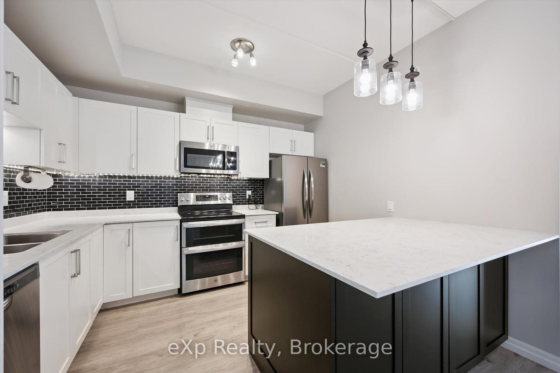 35 Kingsbury Square Unit 214, Guelph