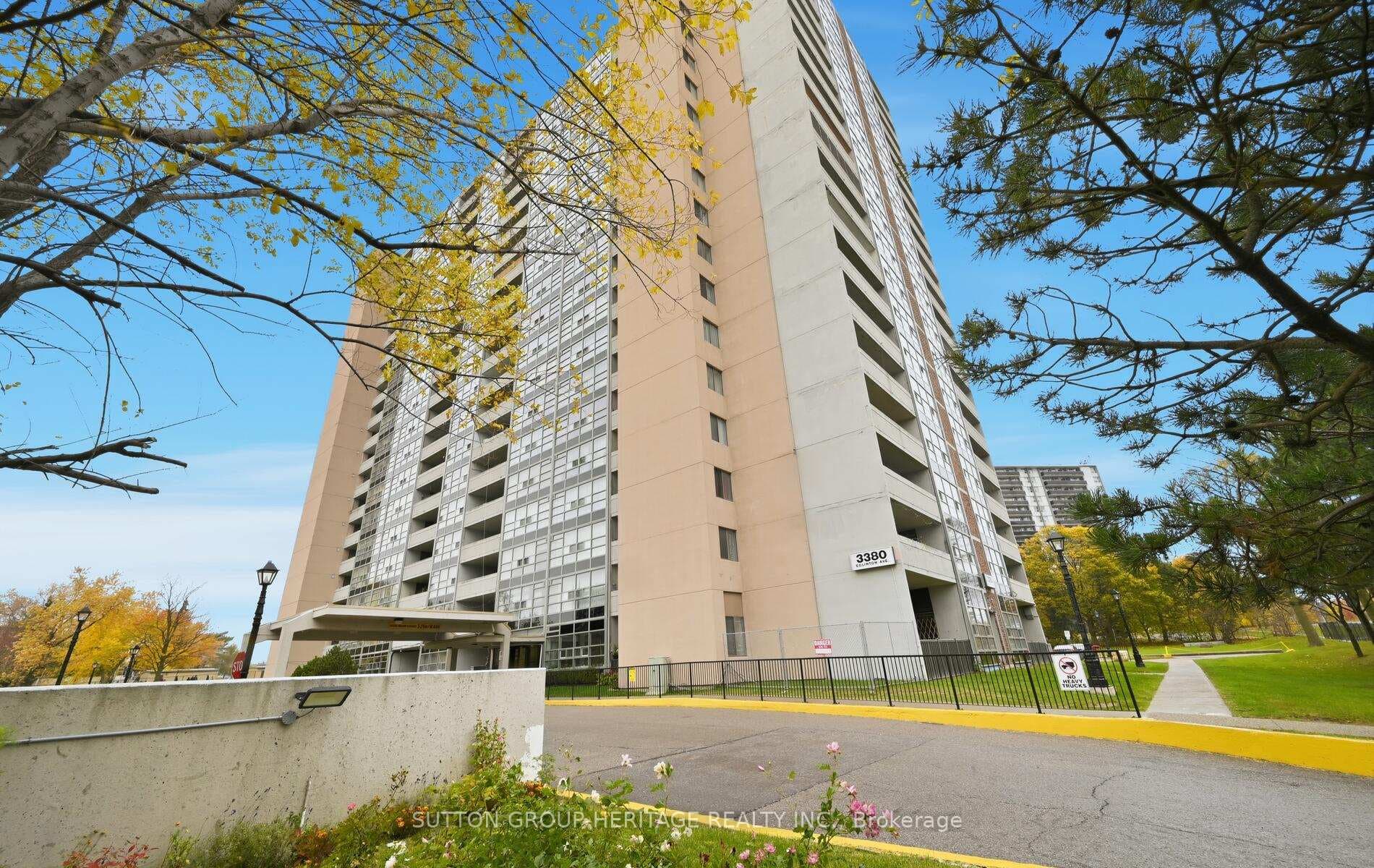 3380 Eglinton Avenue Unit 2007, Scarborough Town Centre, ON M1J 3L6 - Photo 1